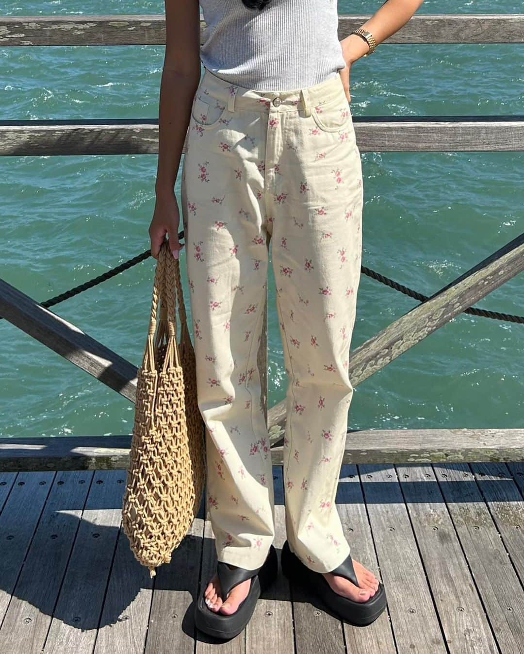 米田紗英さんのインスタグラム写真 - (米田紗英Instagram)「【保存してコーデの参考に☑️】 新作ボトムス特集♡  お気に入りのアイテムを 是非ゲットしてみてください💞  −−−−−−−−−−−−−−−−−−−− DleepyTownでは ストーリーで紹介させて頂くお写真を募集しております⁡ あなたのコーデやアイテムの写真に #DleepyTown を付けるか このアカウントをタグ付け投稿お待ちしております🌛 −−−−−−−−−−−−−−−−−−−−  #ストリートファッション #海外ガール #海外ファッション #デイリーファッション#dleepytown#ドリーピータウン#crammy#秋コーデ #モードコーデ#クロップドトップス#y2k#y2kファッション」9月12日 12時30分 - dleepytown_official