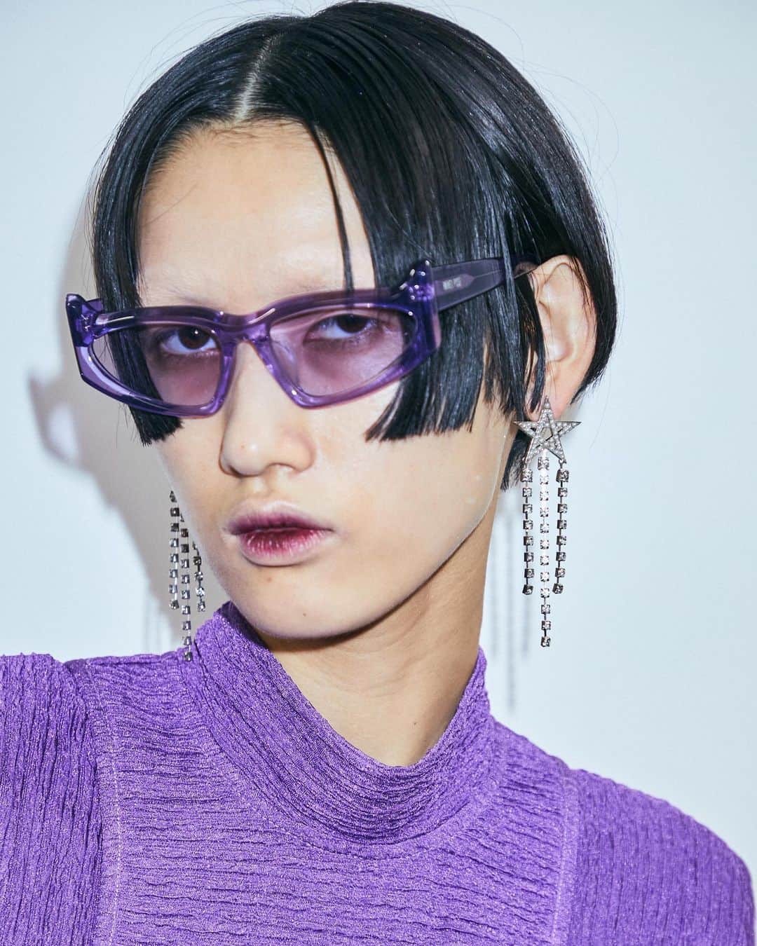 資生堂 のインスタグラム：「PAMEO POSE 10th ANNIVERSARY RUNWAY   HAIR&MAKEUP led by 藤岡 幹也 @mikiya_fujioka_official   SHOW DIRECTOR： @kentoteranaka STYLING&STREET CASTING： @remember_seiko DIRECTOR OF PHOTOGRAPHY： @arimoremember (The End Tokyo) MOVIE DIRECTOR： @remember_seiko (The End Tokyo) RUNWAY PHOTO： @koji.shimamuraph PRESS： @pred_pr PRODUCTION： @sundesigninstitute   MUSIC DIRECTOR： @peli4649 MUSIC @outoforbitofficial , @gorovski.official / Drumatix @djhellofficial , Klaus Nomi / Cold Song 2013   PAMEO POSE DIRECTOR&DESIGNER： @peli4649   #pameopose #pameopose10thanniv #shiseidohma #資生堂ヘアメイクアップアーティスト #mikiyafujioka #藤岡幹也」