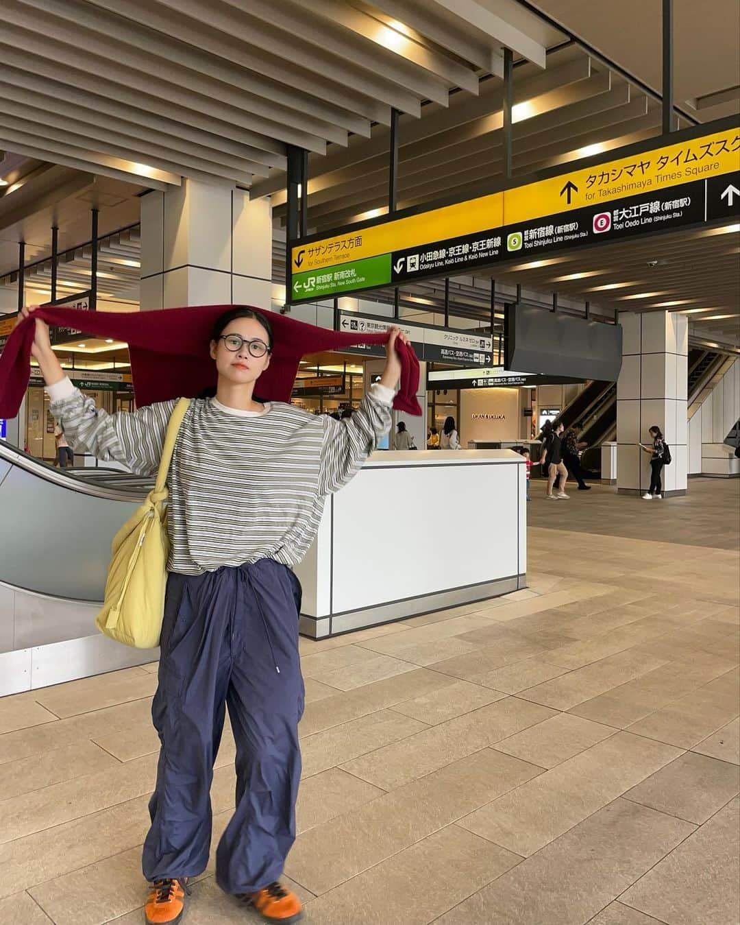 田中シェンさんのインスタグラム写真 - (田中シェンInstagram)「1日が短いと思った日の、 日記は長い、✌🏻  Tops @polyploid_berlin  Pants @unfilo_mens_official  Shoes @adidasoriginals  Bag @olend_backpacks  Knit @poloralphlauren  Glasses @ahlem  最近買ったこのパンツが最高すぎて めちゃ履いてます👖 何が良いって素材がすごく薄くて通気性が いいから夏でも群れない、重ね着してても 涼しく過ごせる...🥹🙏🏻 最高のお買い物でした✨  今日は代々木八幡散歩🚶🏻‍♀️  ______________________________  #代々木八幡駅  @path_restaurant_  ______________________________  ダッチパンケーキ....ダッチパンケーキ....！ ダッチパンケーキ🥞‼️ って夢に見るほど前日から楽しみにしてた @path_restaurant_ へ！ ８：05くらいにお店の前についてから1時間待ち ぐらいでした😱(土日は朝でも混み混みです) 入店して、ダッチパンケーキを頼んで更に 30分ほど待ったあと、ついにご対面🥹 見た目硬そうなのにふわふわっのスフレケーキ みたいな触り心地、塩気と甘みがとても合って 並んだ甲斐があったーと喜びを噛み締めながら 店を後に。(個人的にはメープルシロップかけなくても 十分甘いので、そのまま食べるのがおすすめ)👌  ______________________________  #新宿駅前  @shinpachishokudo  ______________________________  この日は出演した映画の舞台挨拶があったので 元気に登壇するためにもお昼ご飯に定食を🍙❗️ 20分で食べなきゃ行けなかったので、スルスル 入れそうなこちらへ💁🏻‍♀️ 3羽イワシ定食はちゃんと炭火で焼いてくれてて しかもご飯とお味噌汁付きで649円⭕ コスパ最高でお腹いっぱいになりました☺️ 新宿でさっとご飯を食べたかったら 結構良いのでは？と思いました🙏🏻💯  ______________________________  Do you like pancakes? I bet everyone LOVES pancakes 🥞 But this “Dutch oven pancake “ is so different  From others. They look like a hard bread 🍞 ( but actually it’s soft and sweet) looking like main dish (check my pics) but they are SWEEETS 🍬 I know my broken English won’t convince you Enough…  so just GO 🤜🏻 @path_restaurant_ 🤛🏻❗️LOL ______________________________ #代々木八幡カフェ #代々木八幡グルメ #代々木八幡パン屋  #代々木八幡モーニング #代々木公園カフェ  #新宿ランチ部 #新宿定食 #polyploid  #眼鏡女子👓 #シティボーイファッション #秋服コーディネート #fallfashion2023 #シティガール  #ストリートシック #tokyofashionexpress  #ボーダーtシャツ #テック系ファッション #スポーティーコーデ #adidasコーデ  #streetchicfashion  #일본여행🇯🇵 #東京観光🗼  #yutenji  #여행일기✈️ #푸드스타그램🍴  #카페스타그램☕🍨🍰 #每日穿搭分享  #日系穿搭必備」9月11日 19時50分 - shen_tanaka