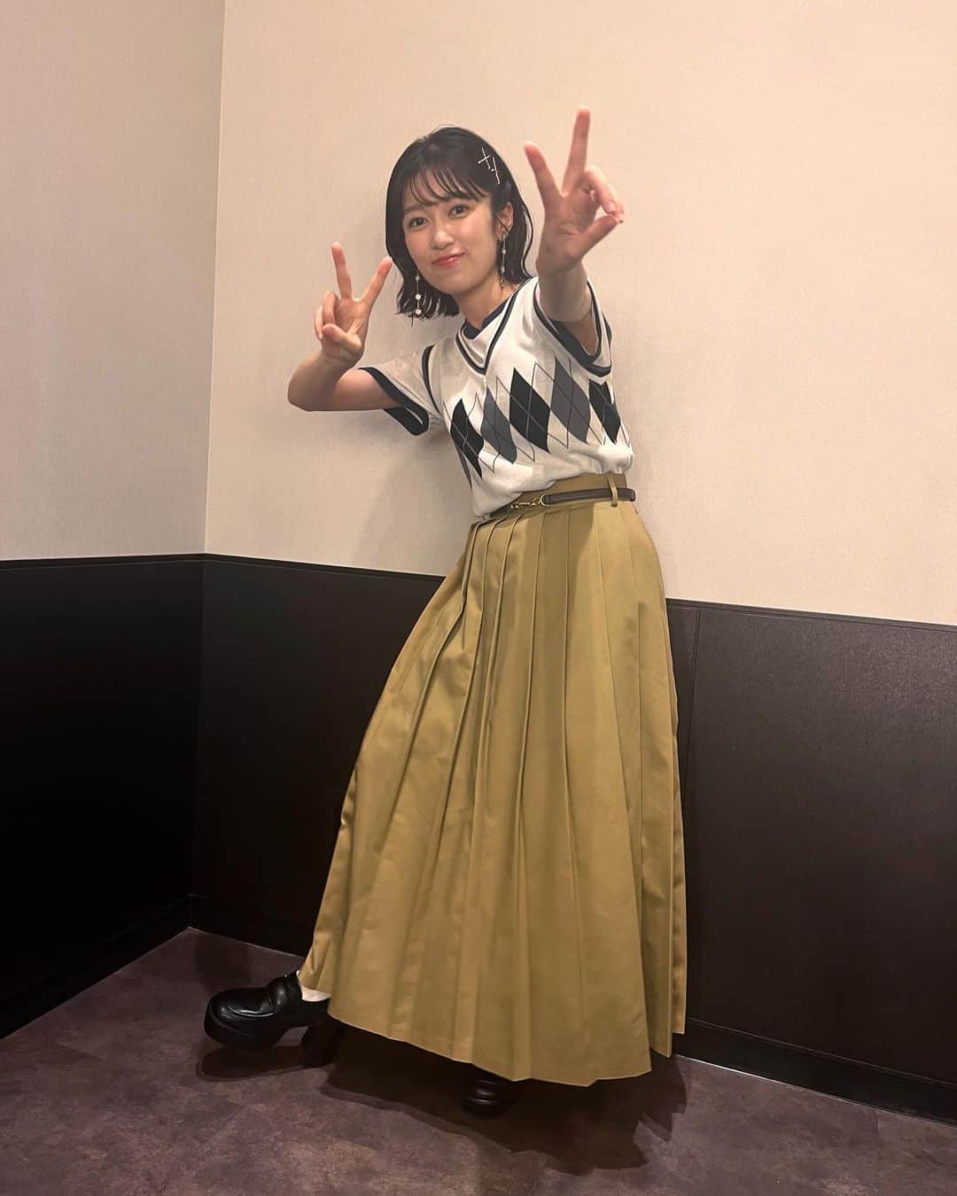 黒沢ともよさんのインスタグラム写真 - (黒沢ともよInstagram)「この前のイベントでは、美咲の私服をモチーフに、衣装をスタイリングしていただきました。 ものすごい美咲感で感動でした😳」9月11日 15時47分 - tomoyo_kurosawa_official_