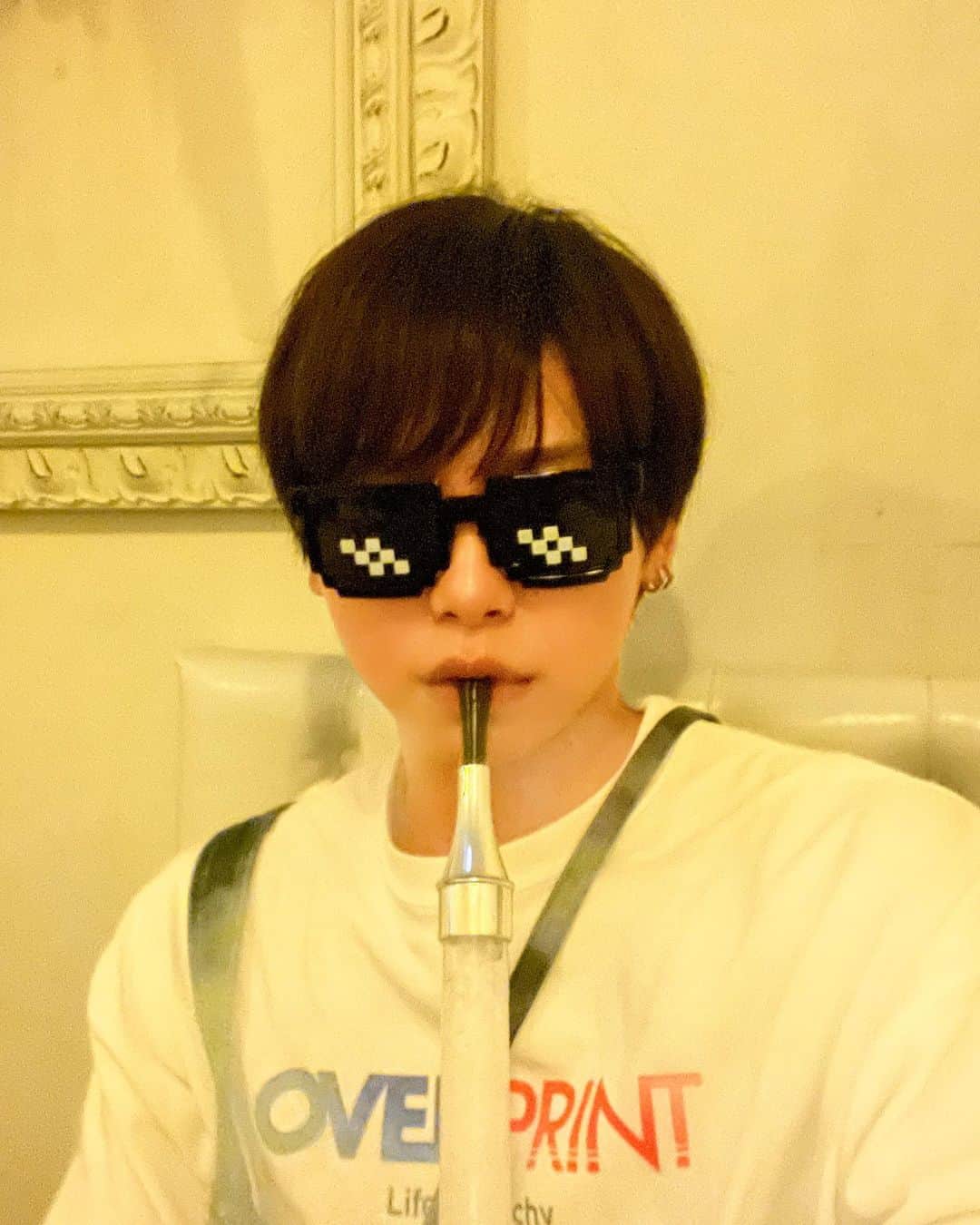 りゅうのインスタグラム：「身バレ防止が身バレ防止にならない件  #愛 #instagood #ファッション #その日の写真 #綺麗な #美術 #photography #ハッピー #picoftheday #かわいい #いいね返し #ootd #fff #fasion #japan  #おしゃれさんと繋がりたい #followme #selfy #美男美女 #雰囲気推してください #自撮  #ヲタク#量産型 #코디　#오오티디 #데일리록 #셀피　#셀카　#팔로우 #메이크」