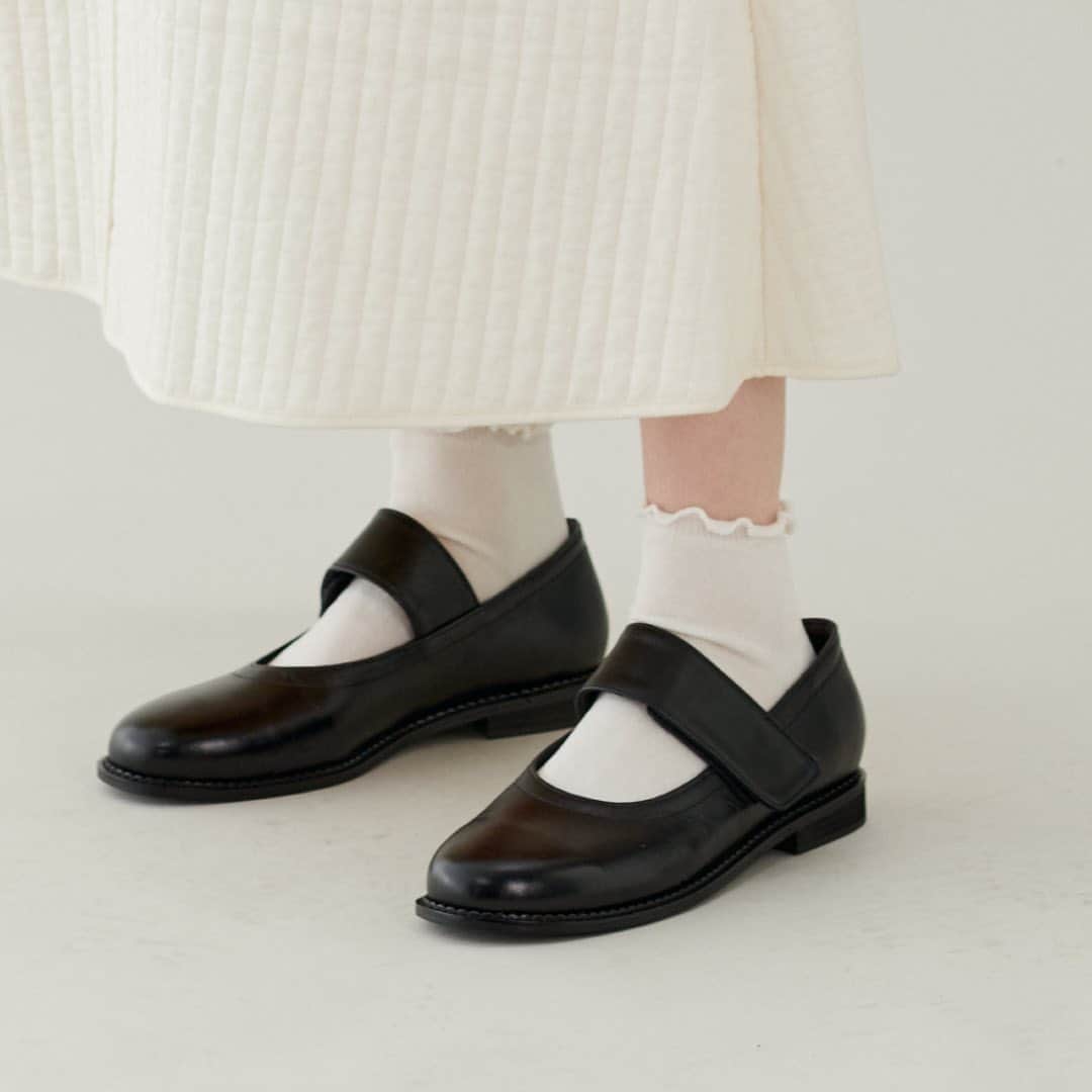 Bshop officialさんのインスタグラム写真 - (Bshop officialInstagram)「eunoia Velcro Mary Jane Shoes ¥32,670  @byeunoia_official   #eunoia #23aw #bshop」9月11日 15時52分 - bshop_official