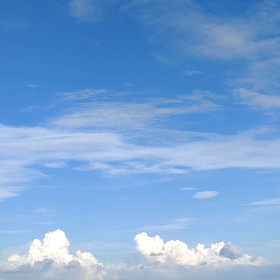 くぼてんきさんのインスタグラム写真 - (くぼてんきInstagram)「秋の雲と夏の雲  #秋の雲 #夏の雲 #厳しい残暑続く #夜エアコン消すか迷う日が出てきました」9月11日 16時10分 - kubotenki