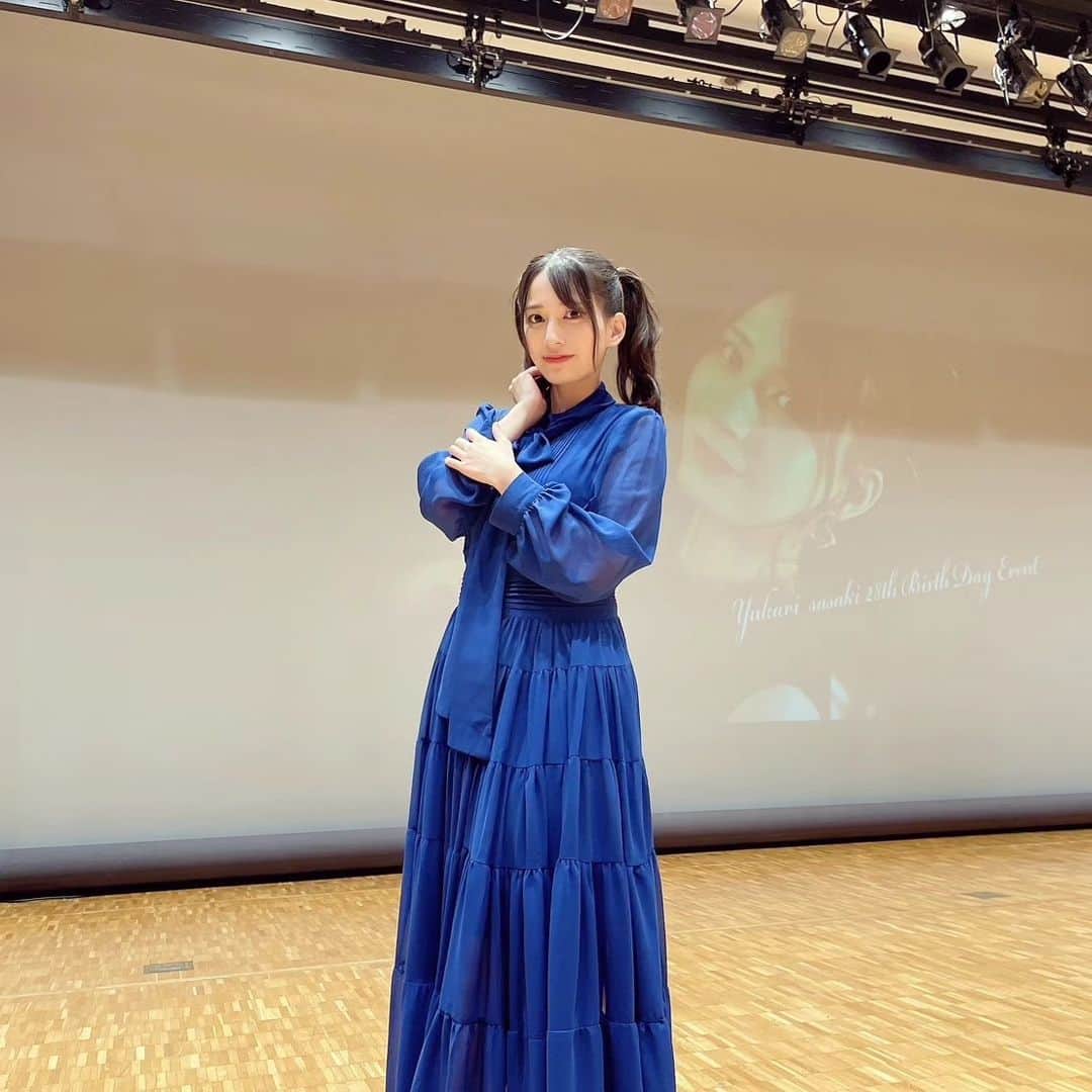 のインスタグラム：「💙  青いワンピース衣装かわいかったなぁ～！！テンション上がりました🥰  @wildlily_daikanyama  #衣装 #青 #ワンピース #ツインテール」
