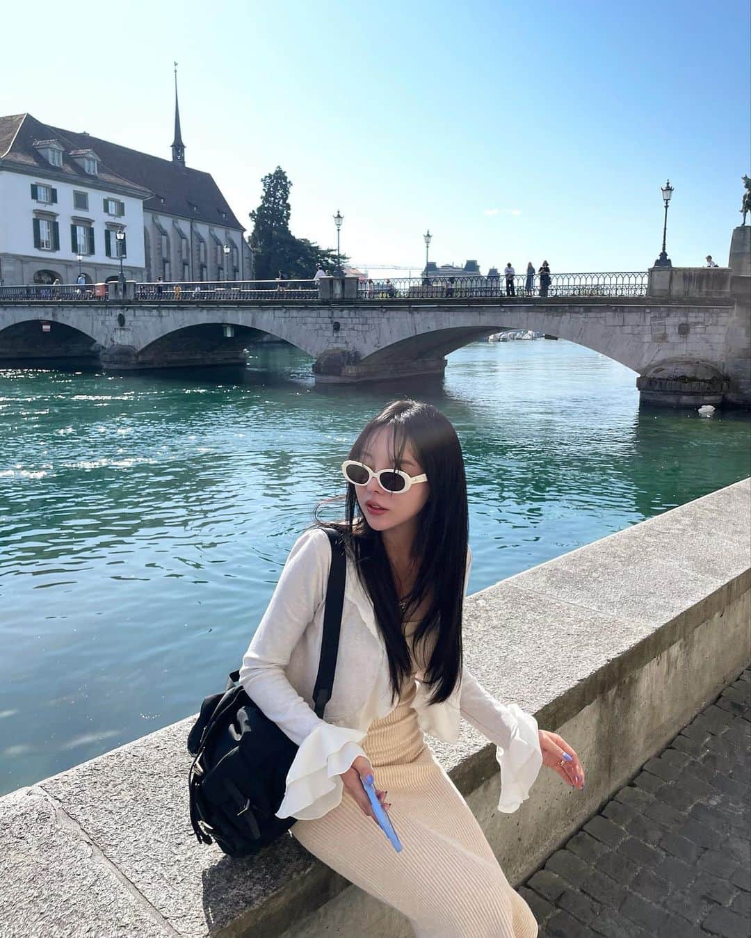 MeJiwooのインスタグラム：「🦢🤍✨」