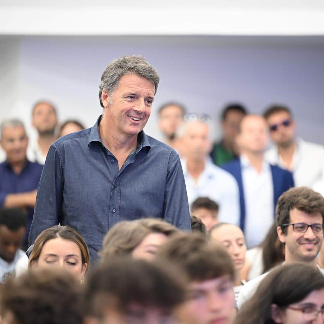 マッテオ・レンツィのインスタグラム：「L’Europa è la chiave di tutto.  I problemi e le soluzioni per le sfide del nostro tempo vengono di lì.  Metto il cuore e la faccia per cambiare l’Europa. E nel link dell’Enews spiego come. Lo trovate nelle storie, fatemi sapere cosa ne pensate, ci tengo.」