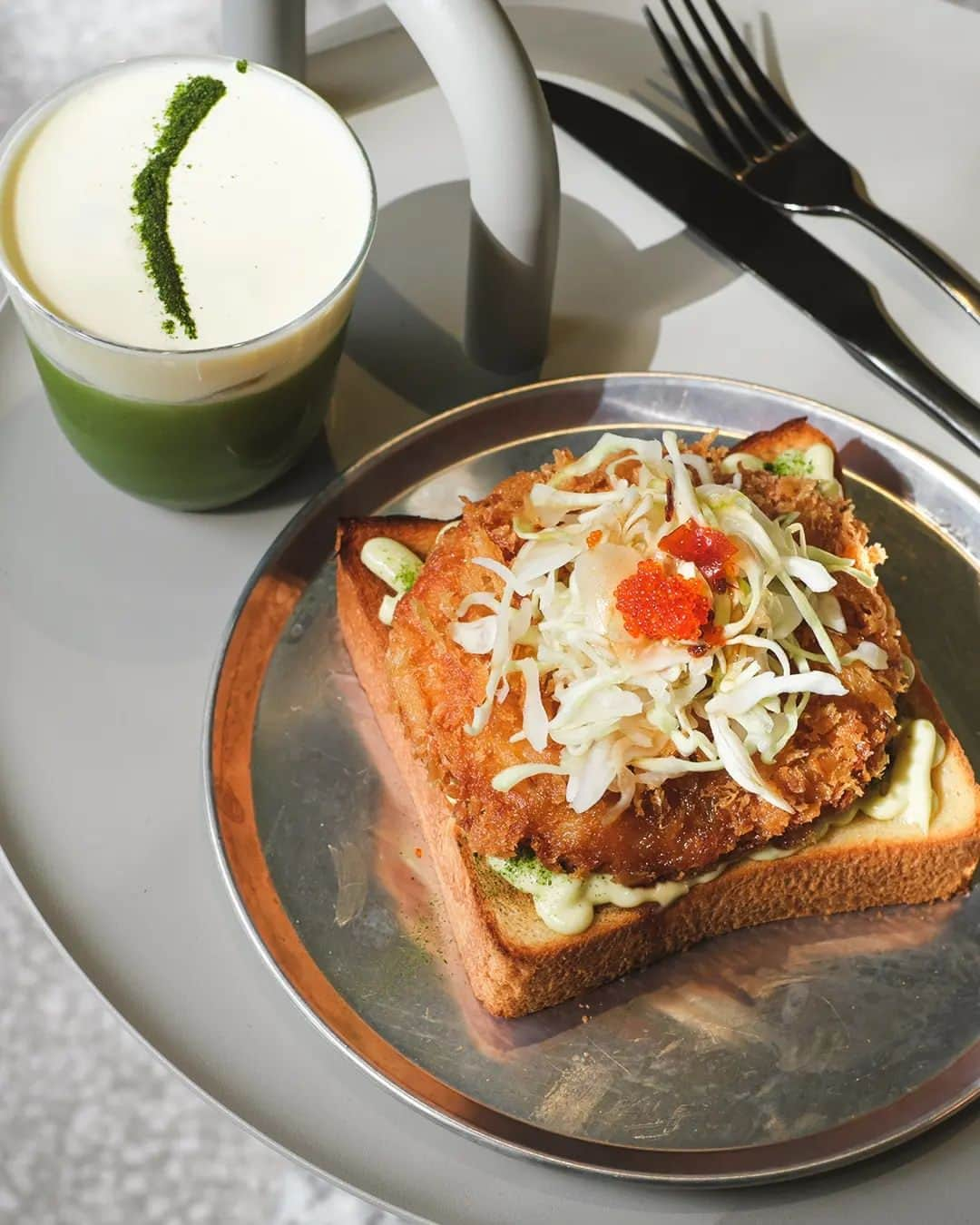 Erinaさんのインスタグラム写真 - (ErinaInstagram)「EBI KATSU OPEN Sando🦐 🥬🥪  EBI katsu was full of prawns, and I loved the texture with every bite! They use Shokupan from @akipan_sydney 🍞  Only available from Friday to Sunday! But please check their update on their story🫡」9月11日 16時54分 - eliseaki