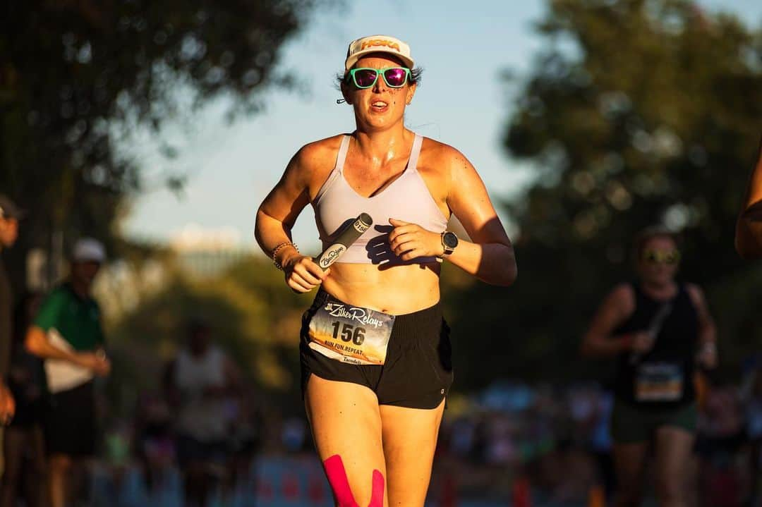 ホカオネオネのインスタグラム：「Freaks take Zilker Relays. ⠀⠀⠀⠀⠀⠀⠀⠀⠀ On September 8th, @freaksrunclub brought 12 teams of runners to the annual @zilker_relays! ⠀⠀⠀⠀⠀⠀⠀⠀⠀ @freaksrunclub is an inclusive, philanthropic and community-oriented running club based in Houston, TX. Each Friday the Freaks explore a different part of their city and support local businesses. Through the year, Freaks gives to their community by hosting charity events benefitting other Houston-based non-profits.  ⠀⠀⠀⠀⠀⠀⠀⠀⠀ “I'm grateful for the ones who push me, hold me accountable, and lift me up when they don't even know I'm feeling down. Freaks is a second family, a home away from home.” – @hlfiske  ⠀⠀⠀⠀⠀⠀⠀⠀⠀ “I’ve never felt alone at any run with the Freaks!” - @gnzls.momma ⠀⠀⠀⠀⠀⠀⠀⠀⠀  📸: @everysinglestreethouston & @patpressphoto」