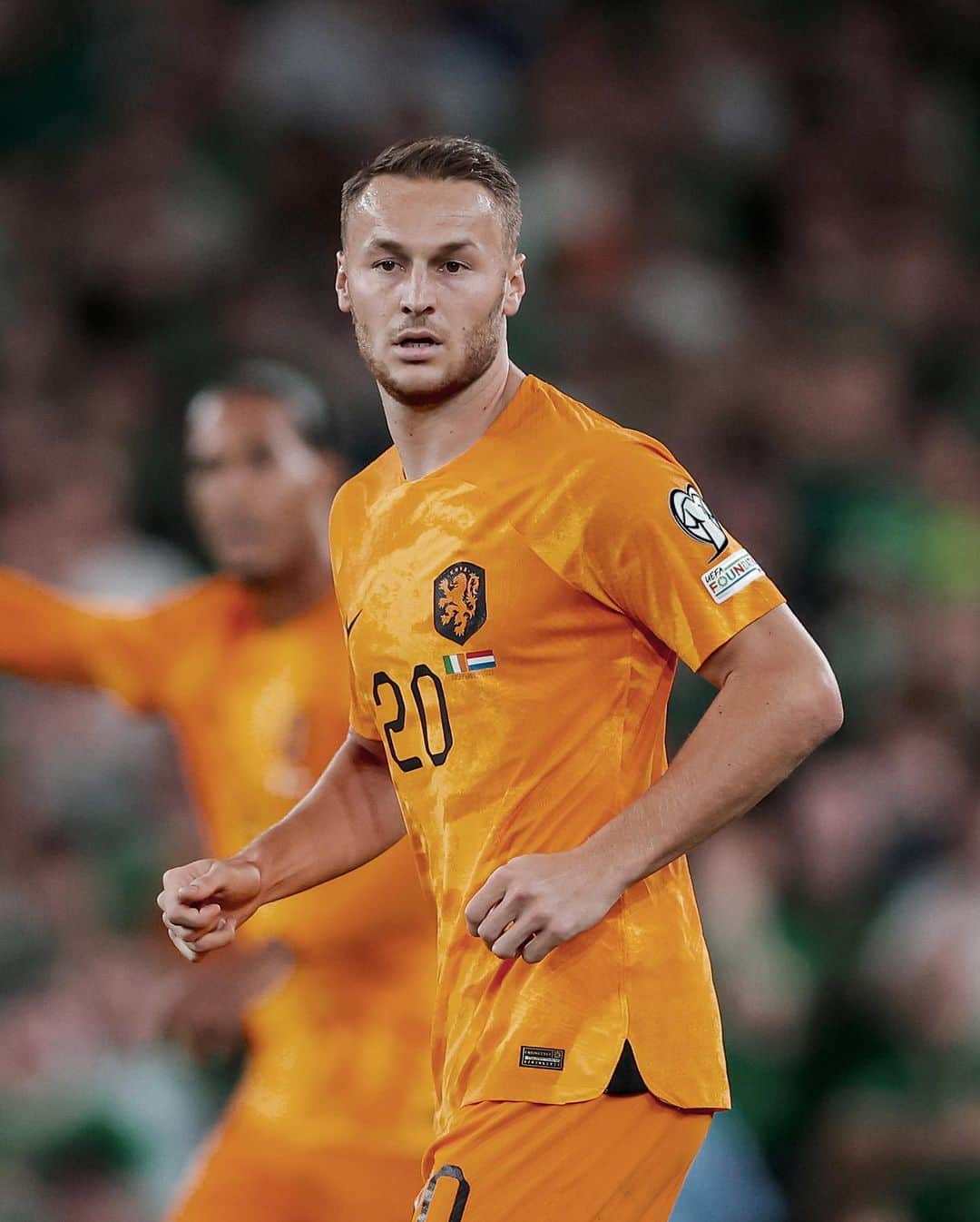 アタランタBCのインスタグラム：「Teun 💡🇳🇱  📸 @onsoranje  #EURO2024 #GoAtalantaGo ⚫️🔵」