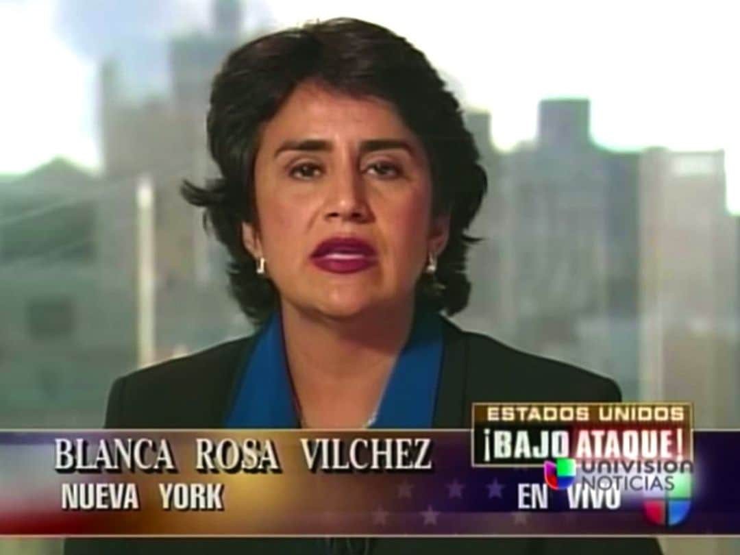 国立アメリカ歴史博物館のインスタグラム：「Blanca Rosa Vílchez, una reportera de Univision en Nueva York, usó este traje el 11 de septiembre de 2001. Como una de las primeras reporteras que transmitieron desde la Zona Cero, cubrió el ataque y sus efectos para las comunidades de habla hispana. Debido a que muchos de los trabajadores de servicios del World Trade Center eran latinos, sus familiares y amigos dependían de Vílchez para las noticias.  Este conjunto estará en exhibición a partir del 15 de septiembre, cuando se abra al público nuestra nueva exhibición, “¡De última hora!: Latinas Report Breaking News”.  ---  Blanca Rosa Vílchez, a Univision bureau reporter based in New York, wore this outfit on September 11, 2001. As one of the first reporters to broadcast from Ground Zero, she covered the attack and its lasting effects for Spanish-speaking communities. Because many of the World Trade Center’s service workers were Latinos, their family and friends relied on Vilchez for the news.  This outfit will be on display starting September 15, when our newest exhibit, “¡De última hora!: Latinas Report Breaking News” opens to the public.   #LatinasInJournalism #LatinaHistory #USHistory」