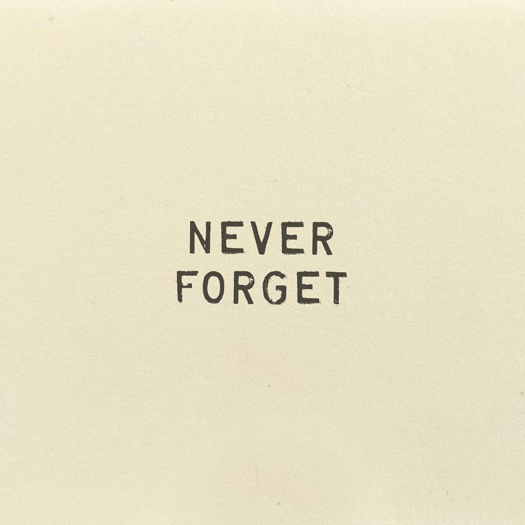 コーチのインスタグラム：「Today, we remember the lives lost. We love you NYC. ❤️」