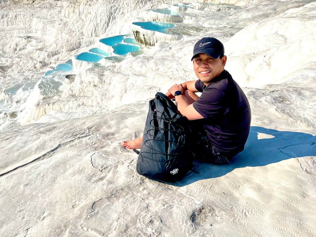 CABINZEROのインスタグラム：「Unleash the power of the ADV Dry 30L, boasting an extraordinary water-resistance coating of over 19,000mm – experience ultimate durability.💦  🛍 Link in bio  Photo by @‌hunter_torqs  #CabinZero #Travel #backpack #packing #Zerohassletravel」