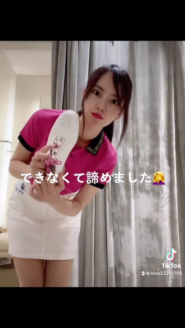 hina2221のインスタグラム：「ダブルイーグルの時代！ 本当に懐かしい😌 更衣室前で、休憩時間にTikTok撮ろうと思って シューズをキャッチして華麗に変身する動画を 作るはずができなすぎて諦めたの🤦‍♀️ . . .  #ゴルフ#ゴルフ女子 #ゴルフスイング #ゴルフスイング動画 #ゴルジョモ#ゴルフウェア #ゴルフコーデ #ゴルフ男子 #ゴルフ好きな人と繋がりたい#vg_fashion#golf_with_you#gj_press #ゴルフ女子の休日#オフショット#archivio#おしり#おしりトレーニング」
