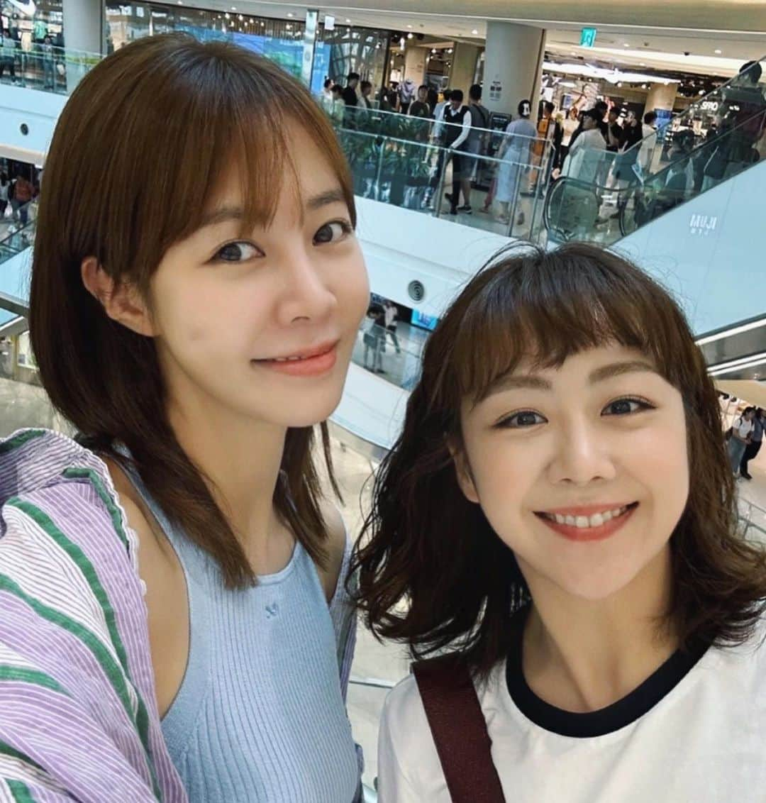 チェ・ユニョンさんのインスタグラム写真 - (チェ・ユニョンInstagram)「데이트👭🏻」9月11日 19時10分 - y.o.o.nyoung