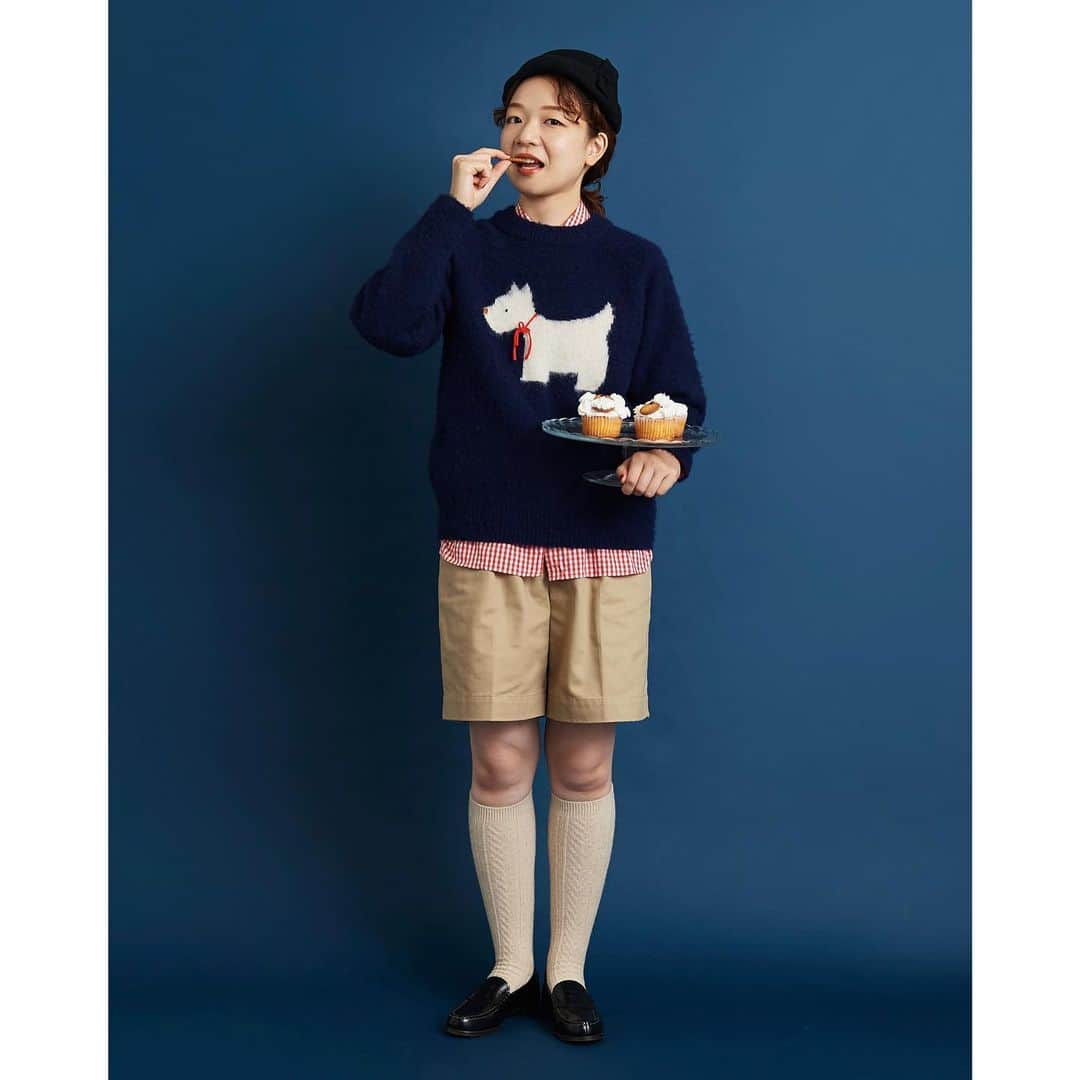 のインスタグラム：「.  〜〜〜〜〜〜〜〜〜〜〜〜   CHILDWOMAN  2023 autumn winter collection ハロー,ROYALなわたし  ひと息つけるような家族の小話とともに 秋冬のお洋服をご紹介。  @ambidex_storeにて 特集ページを公開してます！  〜〜〜〜〜〜〜〜〜〜〜〜 . . . #dotandstripes #childwoman #myfav #ambidex#2023awcollection」