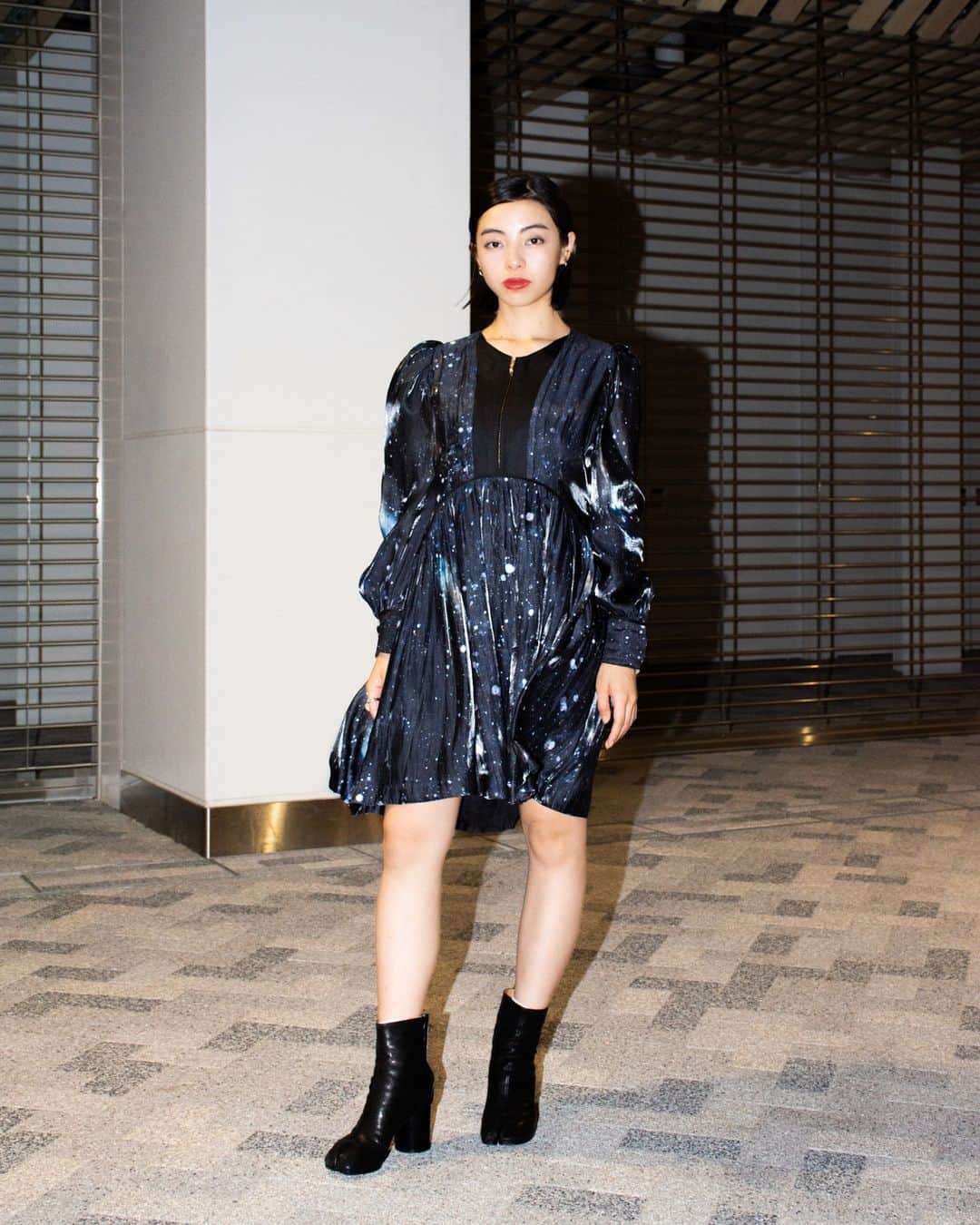 のインスタグラム：「.  七海 Nanami(@yamaumi07)  occupation / モデル  dress #ミューラル #murral  boots #メゾンマルジェラ #maisonmargiela  bag #古着 #vintage   #fashionpress #fashionpresssnap」