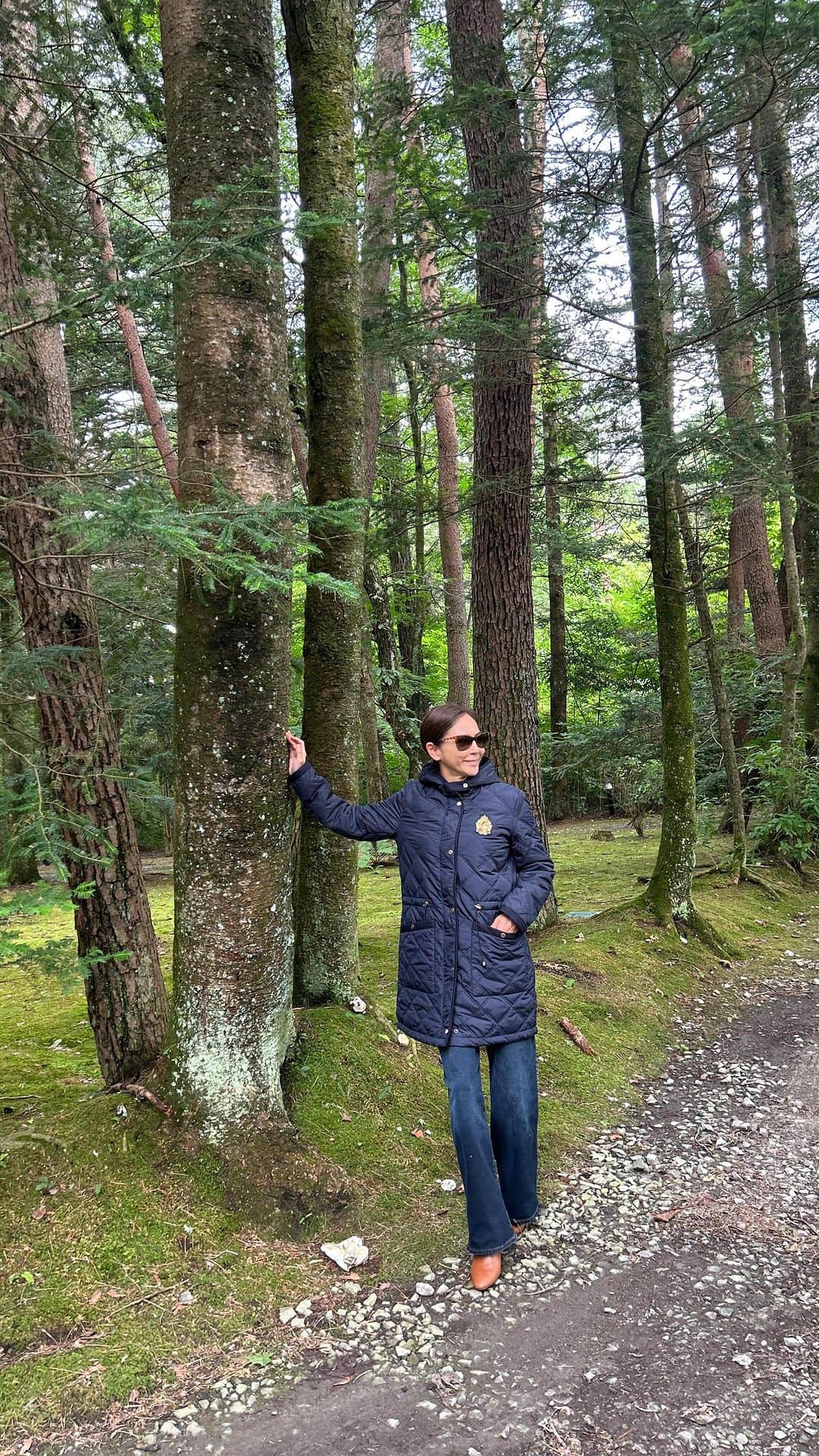 HARUKO（真木明子）のインスタグラム：「ローレンラルフローレン  袖を通すとわかる 身につけるだけで 品格をあげてくれるお洋服のラインナップ  今年の秋冬も QVCで登場です  QVC先行販売もたくさんありますので チェックして下さいね❤️ 順番に詳しくアップしていきます😊  9月26日 朝の10時から QVCで生放送 当日のみ送料無料  私はプレゼンターを務めさせて頂きます。  #ローレンラルフローレン #qvc #pr」