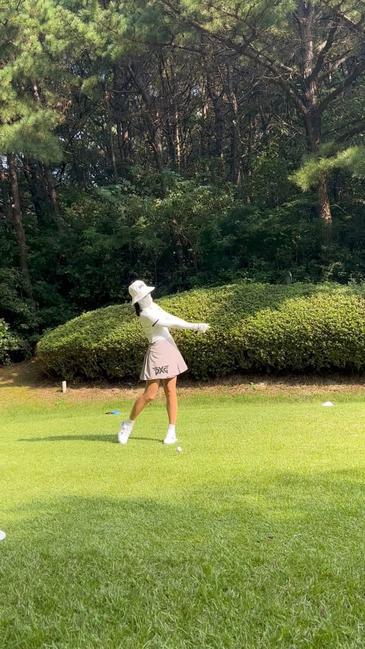 金惠理のインスタグラム：「Driver pre-shot routine🚦」