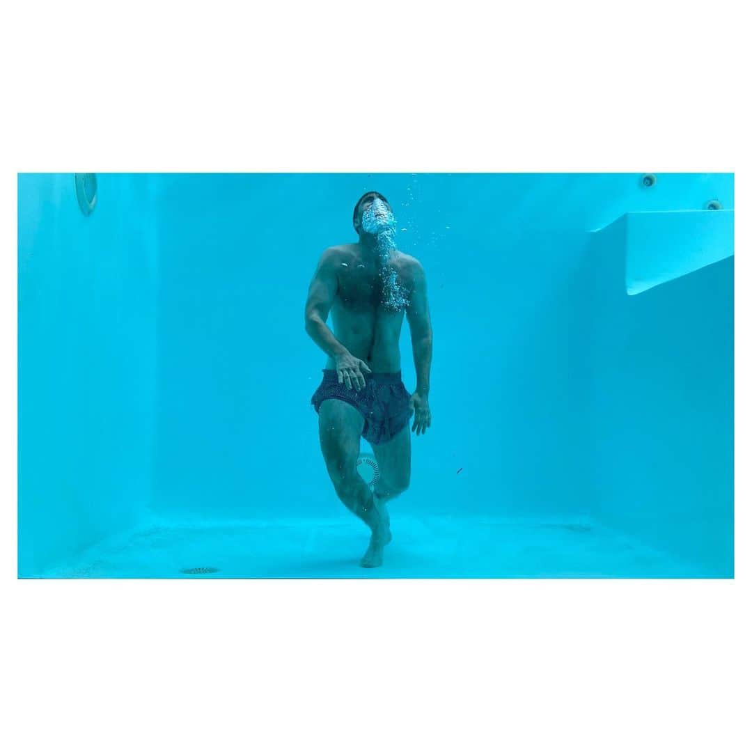 オリヴァー・ジャクソン＝コーエンのインスタグラム：「*watches the little mermaid once.」