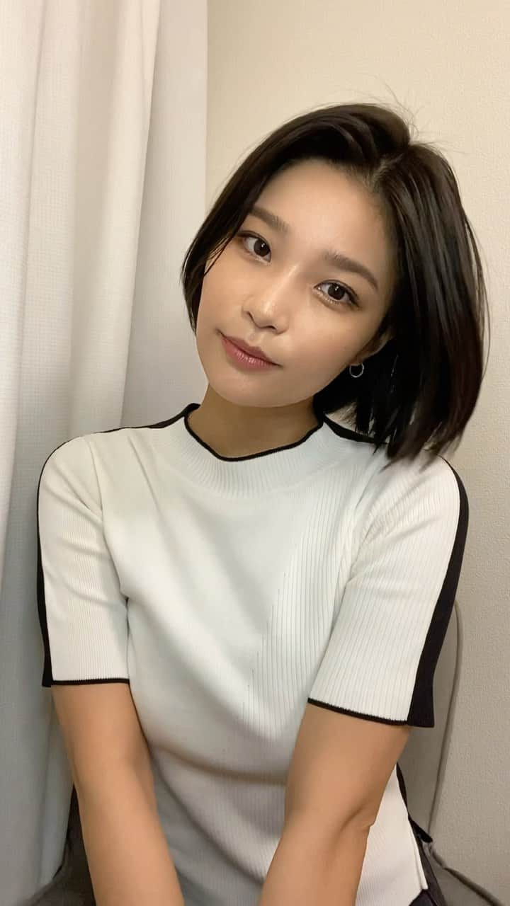 椿原愛のインスタグラム：「私の日常メイク💄 季節や、用途によって色々変えてます。  もうほんのり秋メイク始めてます、楽しい。  よく支度中にかけているYUKIちゃんの「JOY」 気分が上を向く☺️  #メイク動画」