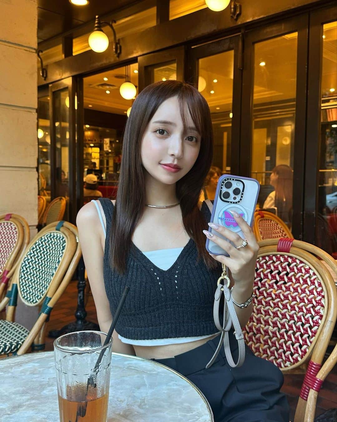 のインスタグラム：「カスタムで自分だけのオリジナルデザインがつくれるよ🫶🏻 ショルダータイプって本当に楽！ しかも、割れにくく黄ばみにくくて環境にも優しい素材♻️  『15YUMIKA』で15%OFFになるよ🤍  @casetify_jp @casetify  #CASETiFY#プロモーション#スマホショルダー#iPhone14#カスタムケース#ShowYourColors」