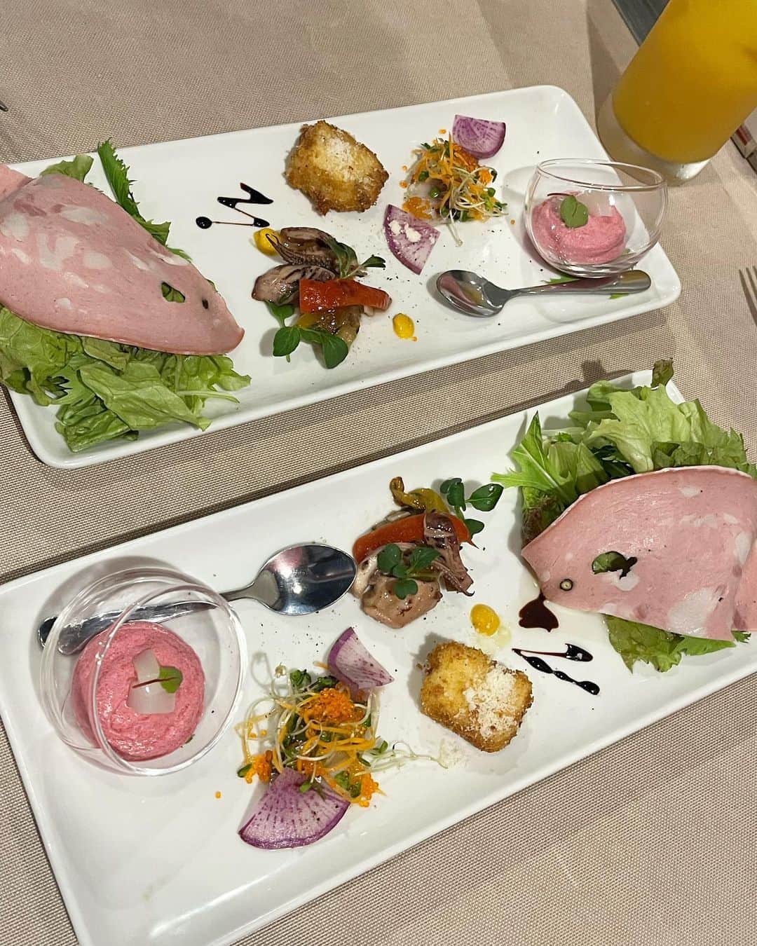 YOUKORINさんのインスタグラム写真 - (YOUKORINInstagram)「横浜でオシャレランチ🍽 @navigante_15   イタリアンランチ🇮🇹 本日のスープ 前菜盛り合わせ 子羊肩ロースのロースト  スパゲッティポモドーロ ドルチェ のお得すぎるランチ💕  メインのお肉はもちろん、 スパゲッティもちょうど良い量で 食べられて色々食べたい人に オススメすぎるっ！！  お店の雰囲気も大人っぽくて 素敵なランチを過ごせました💓  📍 神奈川県横浜市中区石川町1-25みつぼビル１階　左側　NAVIGANTE  PR @navigante_15 #navigante #ナビガンテ #石川町ランチ #石川町グルメ #横浜イタリアン #横浜ランチ#yokohama」9月11日 19時47分 - xxy0uc0riinxx