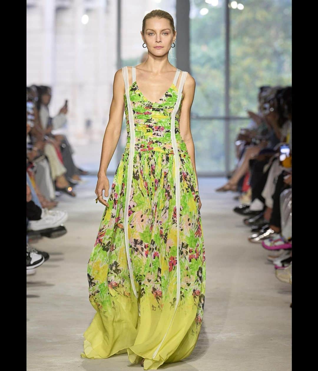 ジェシカ・スタムのインスタグラム：「Phillip Lim 💚 spring / summer 2024 #NYFW」