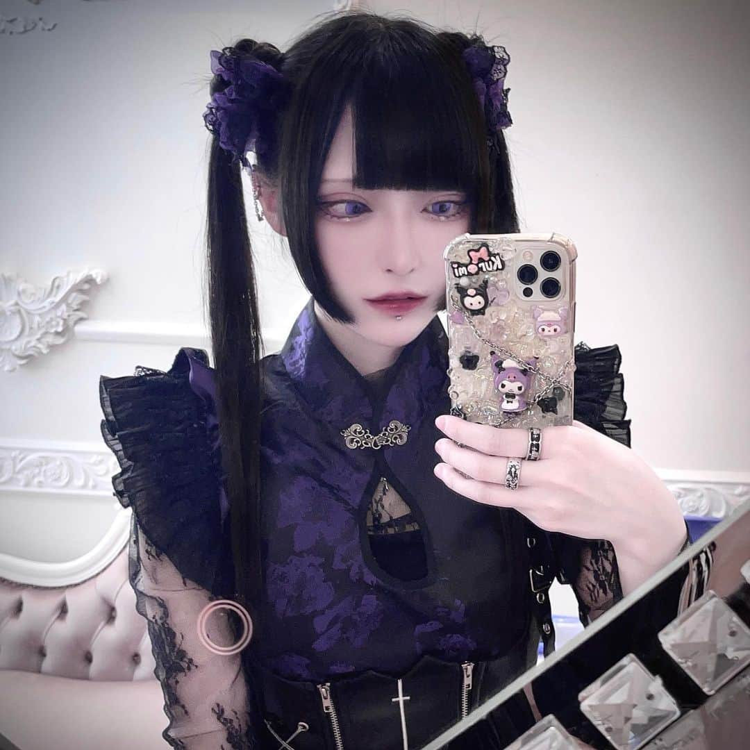 黒魅ららのインスタグラム：「推しちゃいな  #チャイナ服 #ヘアメ #黒髪」