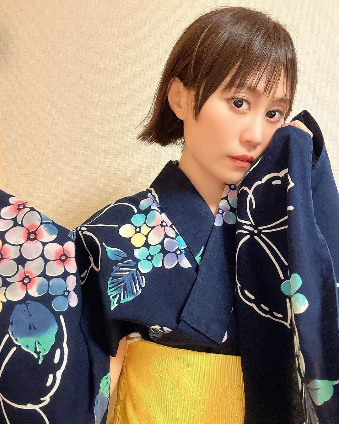 Karinのインスタグラム：「夏も終わりですね👘  髪を伸ばしてます✨  #浴衣 #浴衣女子」