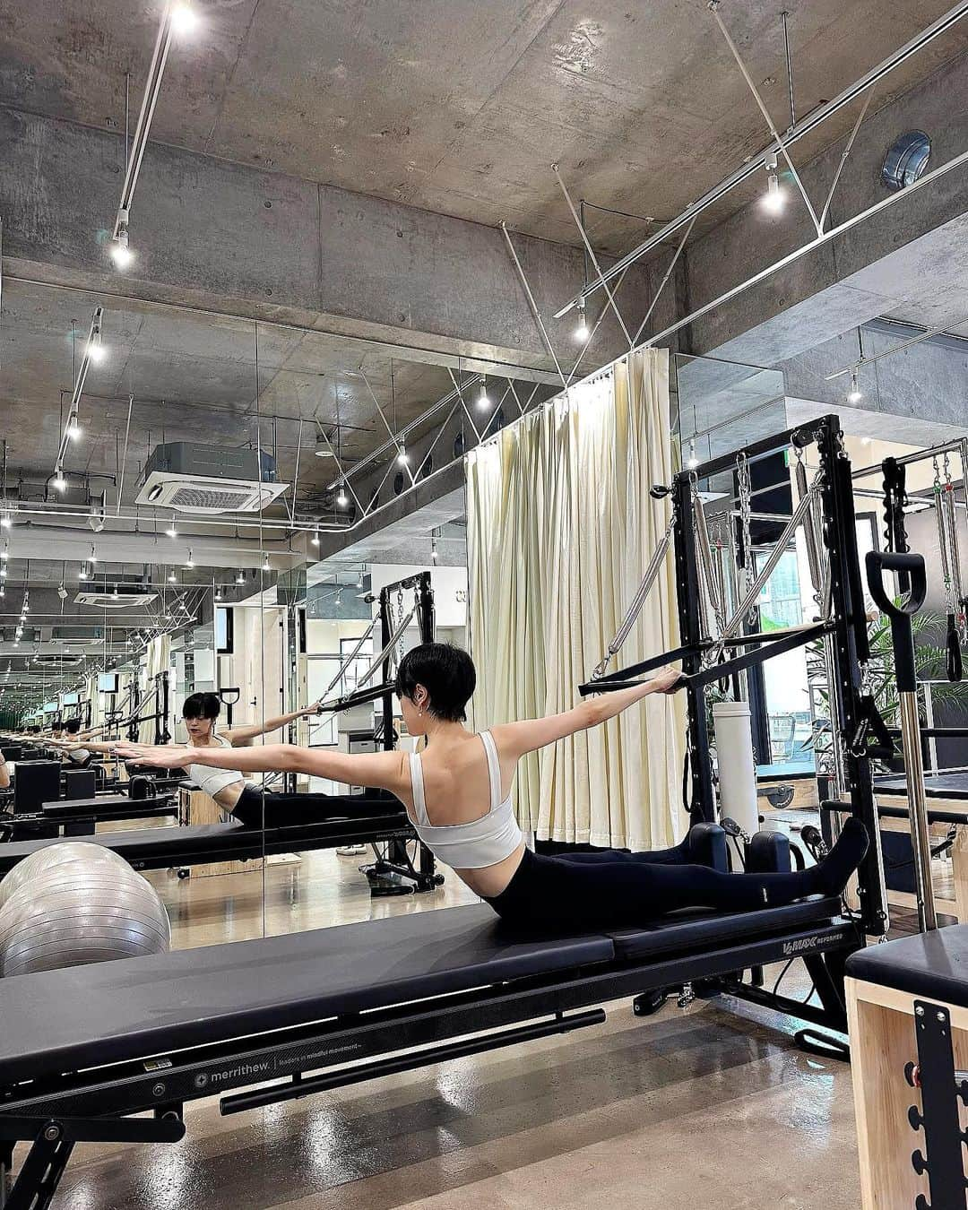 坂田梨香子のインスタグラム：「_   @eden.pilates.official   ピラティス🌱 気持ちいい大好きな時間🤍 あんりちゃんいつもありがとうございます @anrinakajima」