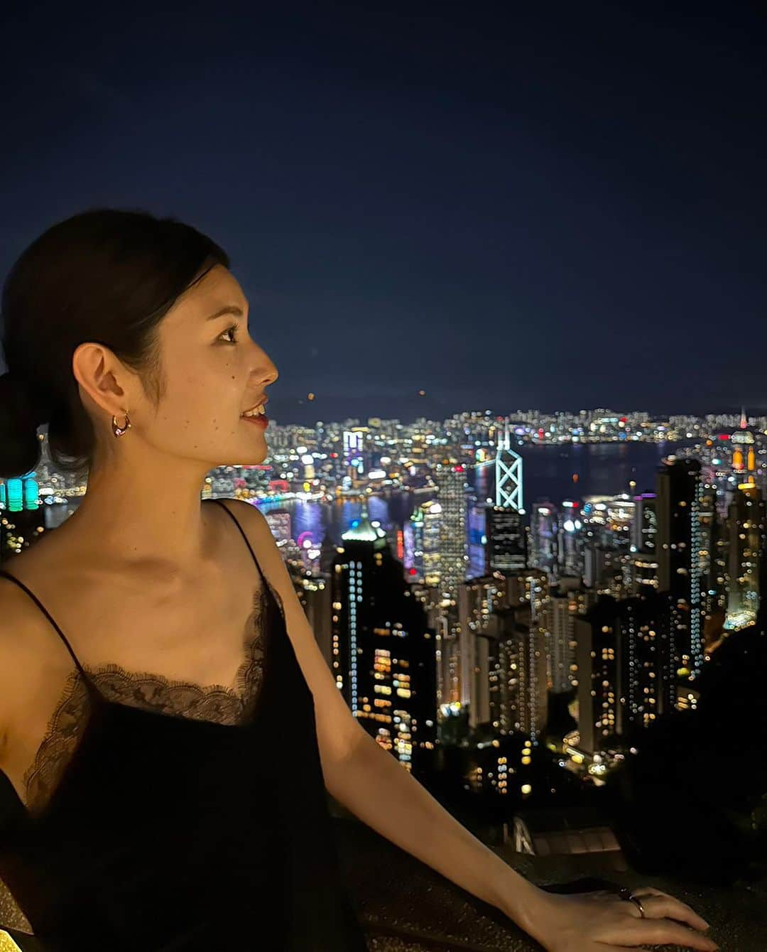 i_am_happpyさんのインスタグラム写真 - (i_am_happpyInstagram)「.  HK night... 🌙🍸☪️🔮💭  #victoriapeak#hokgkong」9月11日 20時14分 - i_am_happpy