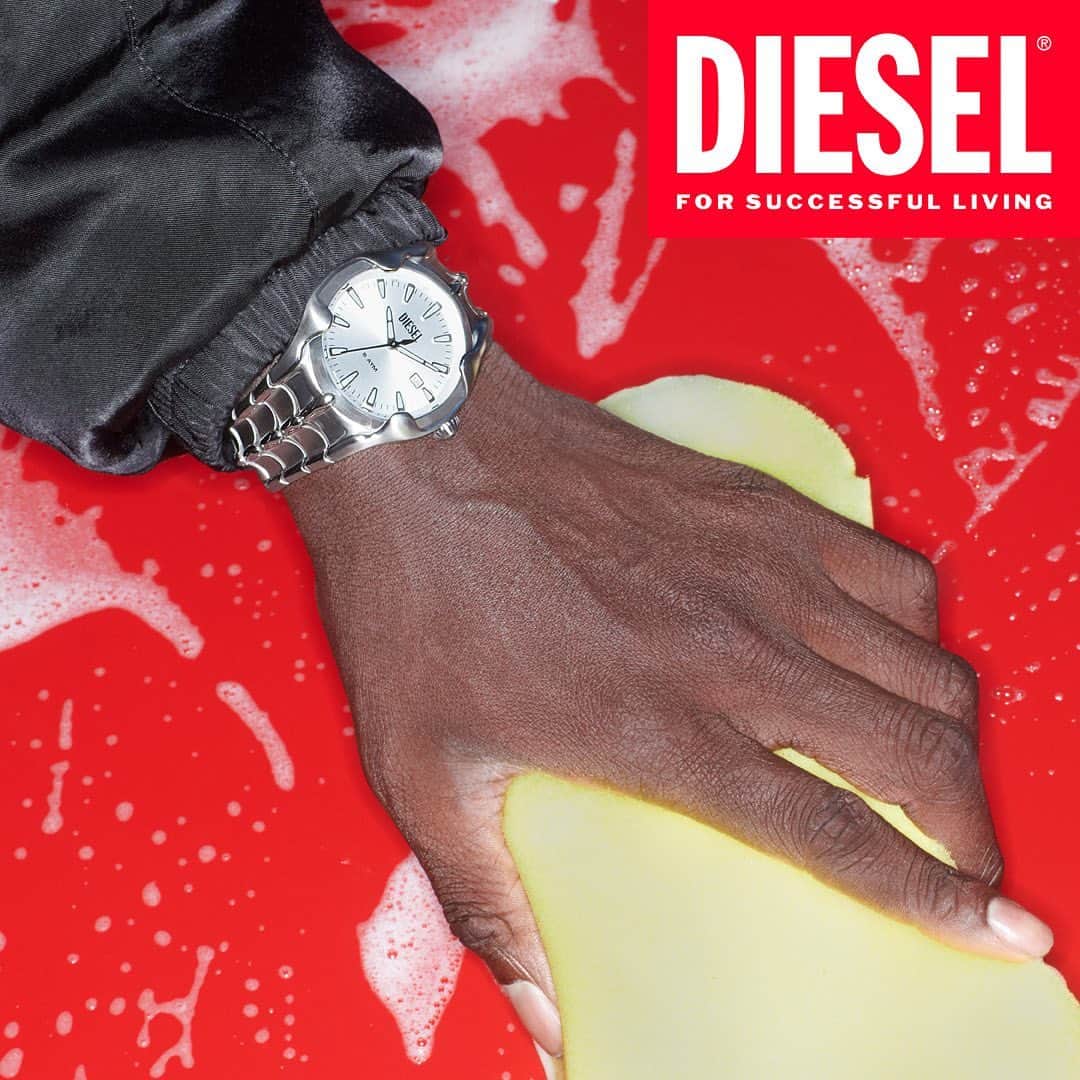 ディーゼルのインスタグラム：「Gently work into a lather.    It’s all in the wrist with Diesel’s Vert watch in stainless steel.    Discover more at the link in bio.   #ForSuccessfulLiving」