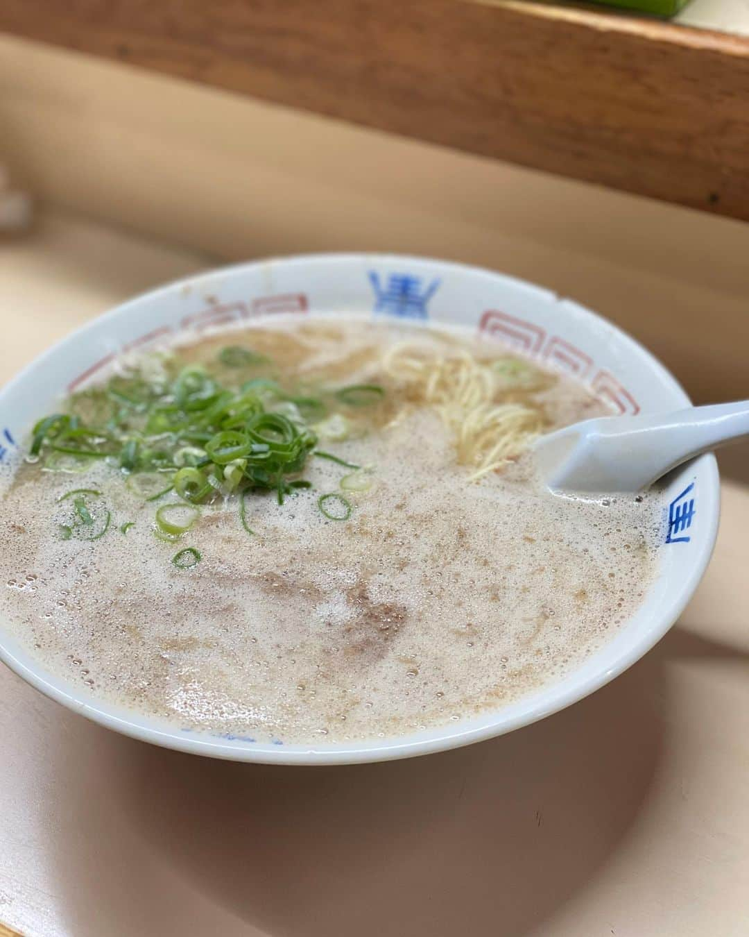 前川由希子さんのインスタグラム写真 - (前川由希子Instagram)「・ 八ちゃん🍜  飲んだ後のラーメンっていいね。 ま、私はノンアルなんだけど。  私は初めての八ちゃんだったけど、 八ちゃんファンが多い理由、 なんだかわかった😎  #八ちゃん  #八ちゃんラーメン  #八ちゃんラーメン薬院店  #ラーメン  #豚骨ラーメン  #博多ラーメン  #博多名物  #深夜のラーメン」9月11日 20時21分 - maekawa.yukiko