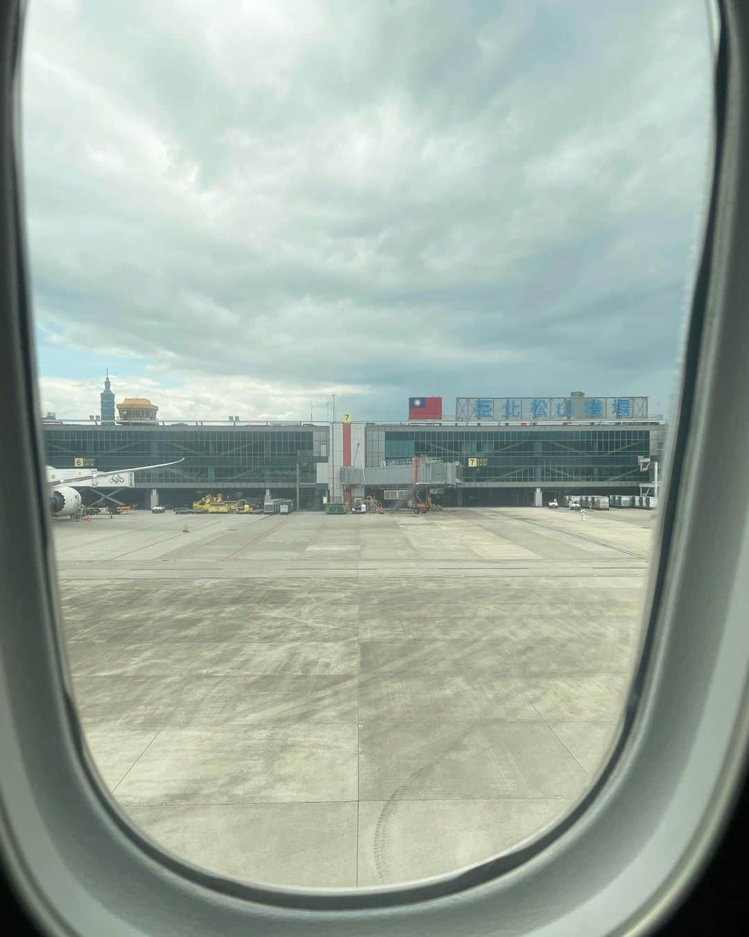 cieltripさんのインスタグラム写真 - (cieltripInstagram)「🇯🇵日本なう♡  #allnipponairways #全日空 #スターアライアンス #子連れフライト #子連れ旅 #機内食 #台日混血  #商務艙 #飛機餐 #母娘旅」9月11日 20時23分 - cieltrip