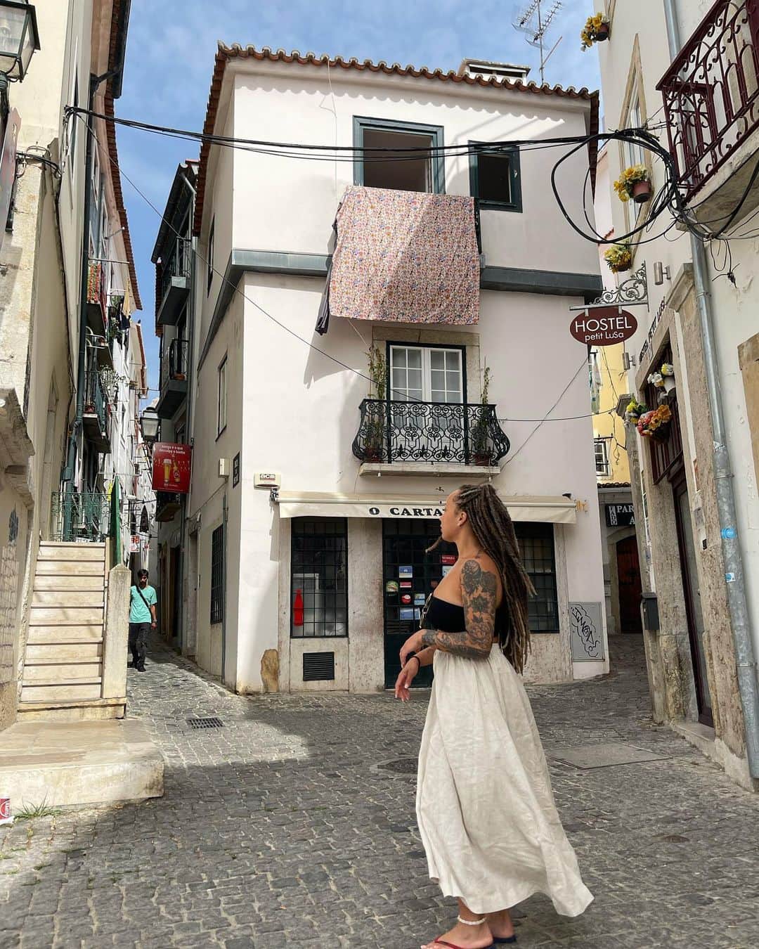のインスタグラム：「Making memories 🫶🏽 (This was the first time I asked Indie if she could take a pic of me for the gram and I think she did a very decent job?! 😂👌🏽)」
