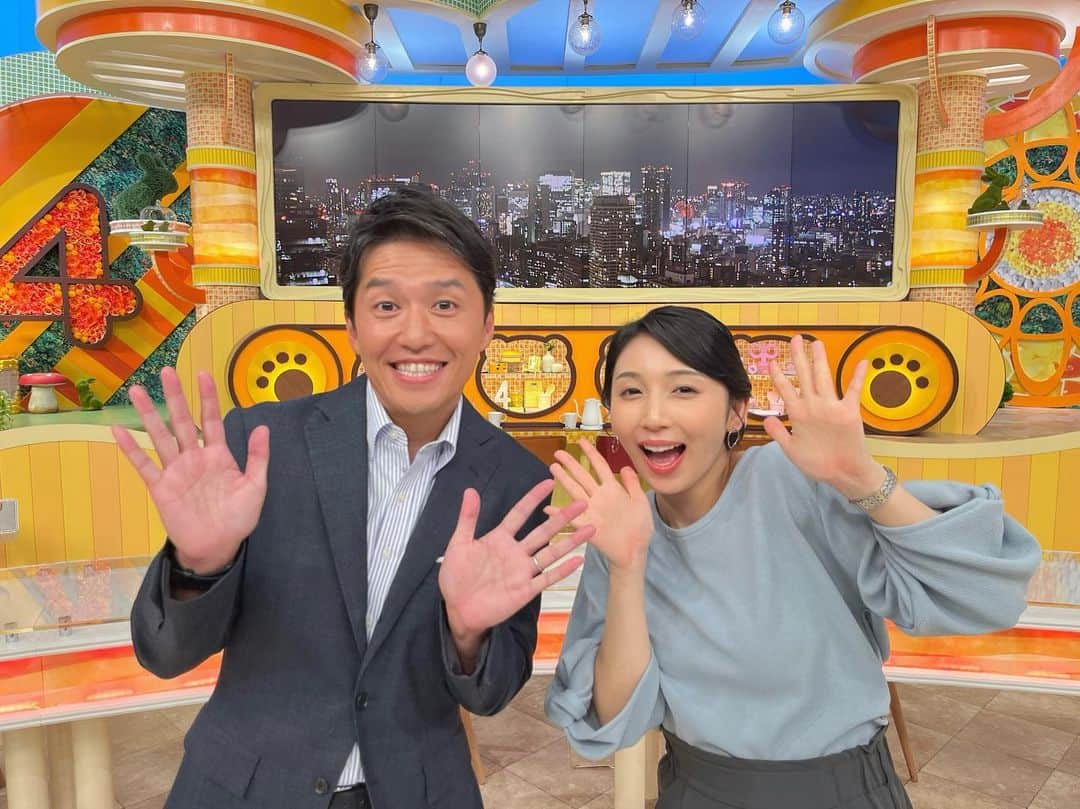 野嶋紗己子のインスタグラム：「今日はフランスへラグビーW杯取材に行っている河田アナのピンチヒッター・山中アナとお送りしました☺️🇫🇷🌸  ラグビーも阪神もオリックスも！盛り上がってますね😆  河田さん、気をつけて帰ってきてくださいね😊😊😊 (片道18時間は心配！)  #よんチャンTV #ラグビーワールドカップ #中継」