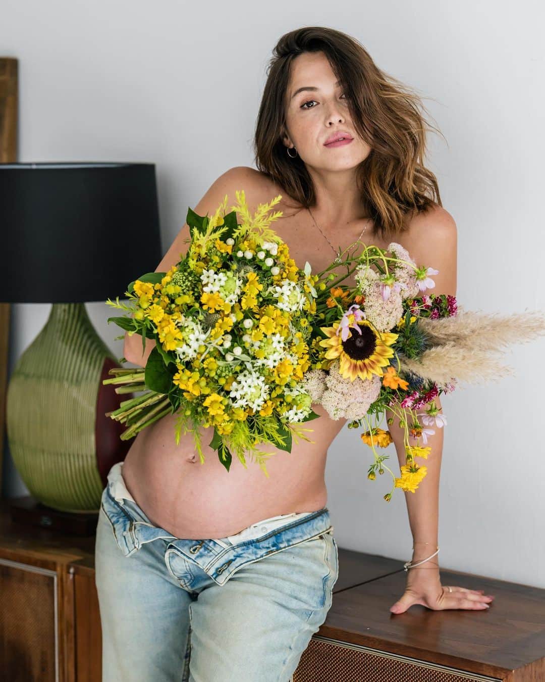 藤井アルダさんのインスタグラム写真 - (藤井アルダInstagram)「C e c i l i a 🦋  セ　シ　リ　ア . . . #9monthspregnant  #マタニティフォト  #mylove  #pregnancyphoto  #meubebe   📸: @takutotagashira  The best 🙏 ありがとうございます」9月11日 20時42分 - akemi_rafaela