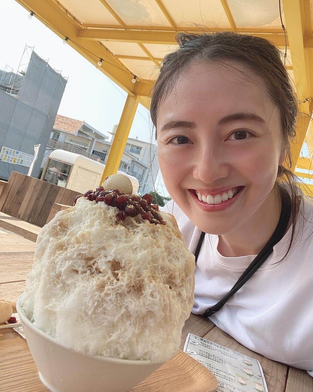 のインスタグラム：「まだまだ暑いですね🥹  ろくがすごい勢いでお水を飲んでます🐈‍⬛ ✨  みなさんもしっかり水分摂ってくださいね☺️  #沢井はかき氷です #🍧  #かき氷 #かき氷大好き  #かき氷は人を幸せにする #🧡　 　 #笑顔溢れる毎日を  #明日もきっと素敵な一日 #🍀」