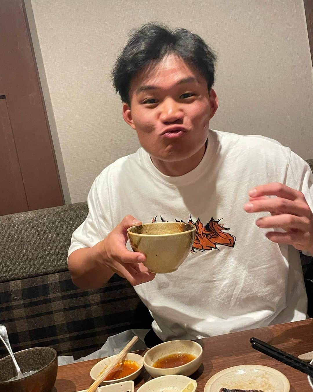 佐藤輝明さんのインスタグラム写真 - (佐藤輝明Instagram)「エネルギーチャージ🥩🥩 よう食いよる。笑  #1 #8」9月11日 20時36分 - teruaki_sato_8