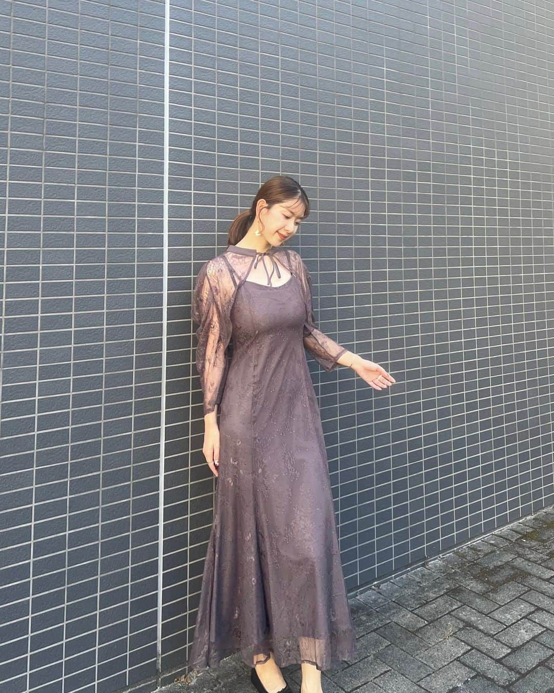 渡邉優さんのインスタグラム写真 - (渡邉優Instagram)「お呼ばれドレス👗 珍しくチャコールグレー♡  #niana #dress #お呼ばれドレス #結婚式コーデ #結婚式 #オケージョン #オケージョンドレス」9月11日 21時00分 - yu_watanabe_