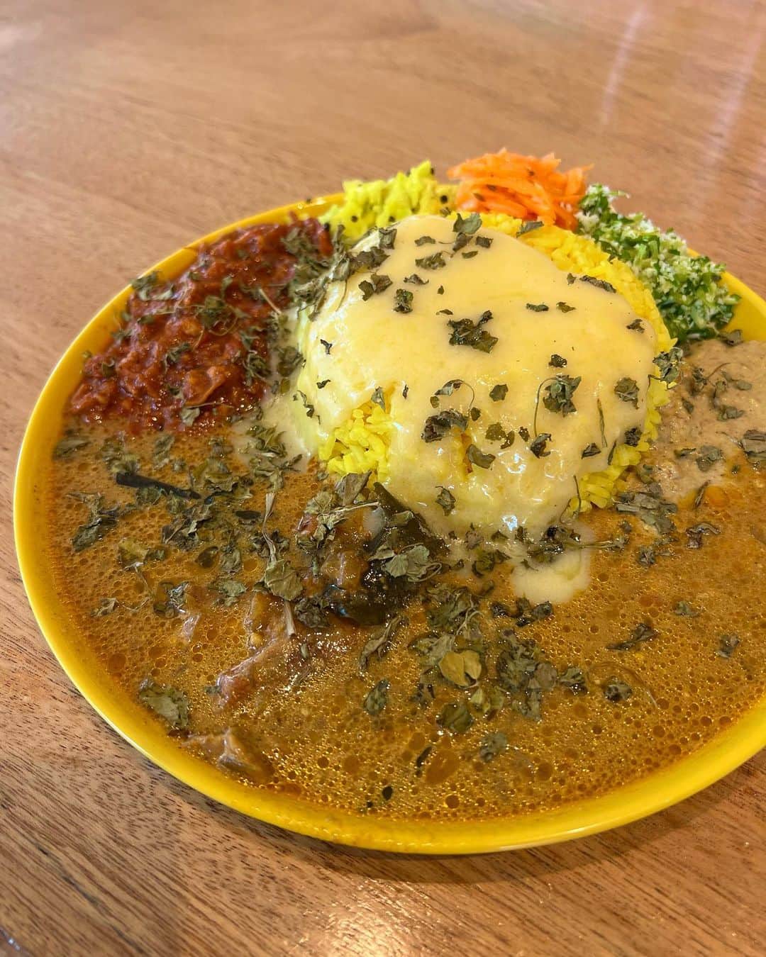 太田えりなさんのインスタグラム写真 - (太田えりなInstagram)「.  ずっと気になっていた今泉のドラセナカレー🍛✨  ドラセナプレートの1種をパキスタンの無水カレーに変えてチーズもプラスした♡  パキスタンカレー控えめに言って... やばいです。美味しすぎて昇天🙏  . .  #福岡#福岡カレー #ドラセナカレー#今泉ランチ #今泉カレー#天神ランチ#カレー #福岡ランチ#福岡グルメ#パキスタンカレー#スパイスカレー#無水カレー」9月11日 20時57分 - erina_ota