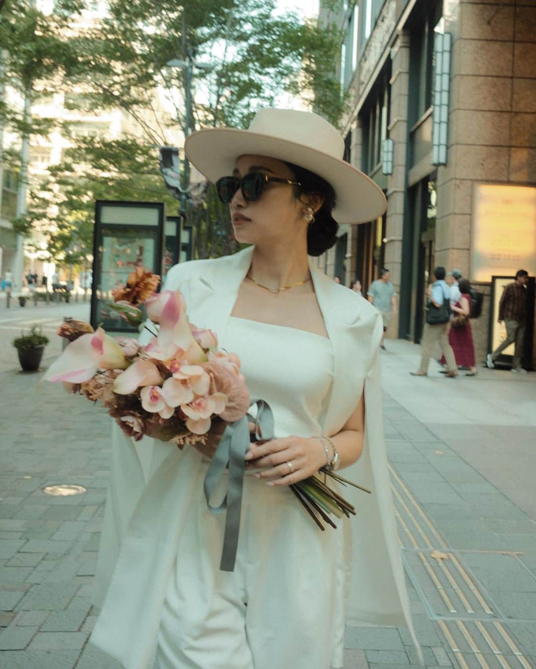 中嶋杏理さんのインスタグラム写真 - (中嶋杏理Instagram)「Photo by @ella.weddingfilm 🏢 @nuts__wardrobe   都内でこんなに、イメージ通りの 海外ちっくに撮れるなんて思ってなくて データ見てびっくり仰天🥺🙏🏻🖤  .」9月11日 21時01分 - anrinakajima