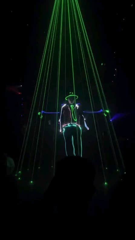 Padgramのインスタグラム：「Superman transforms, they call it that every time they go to act haha 😅  Credit to🎥@killusion.vn  #pgdaily #pgstar#pgcounty #việtnam #planetgo#planet #planetearth #amazing #awesome #vietnam #laser #viral #trending」