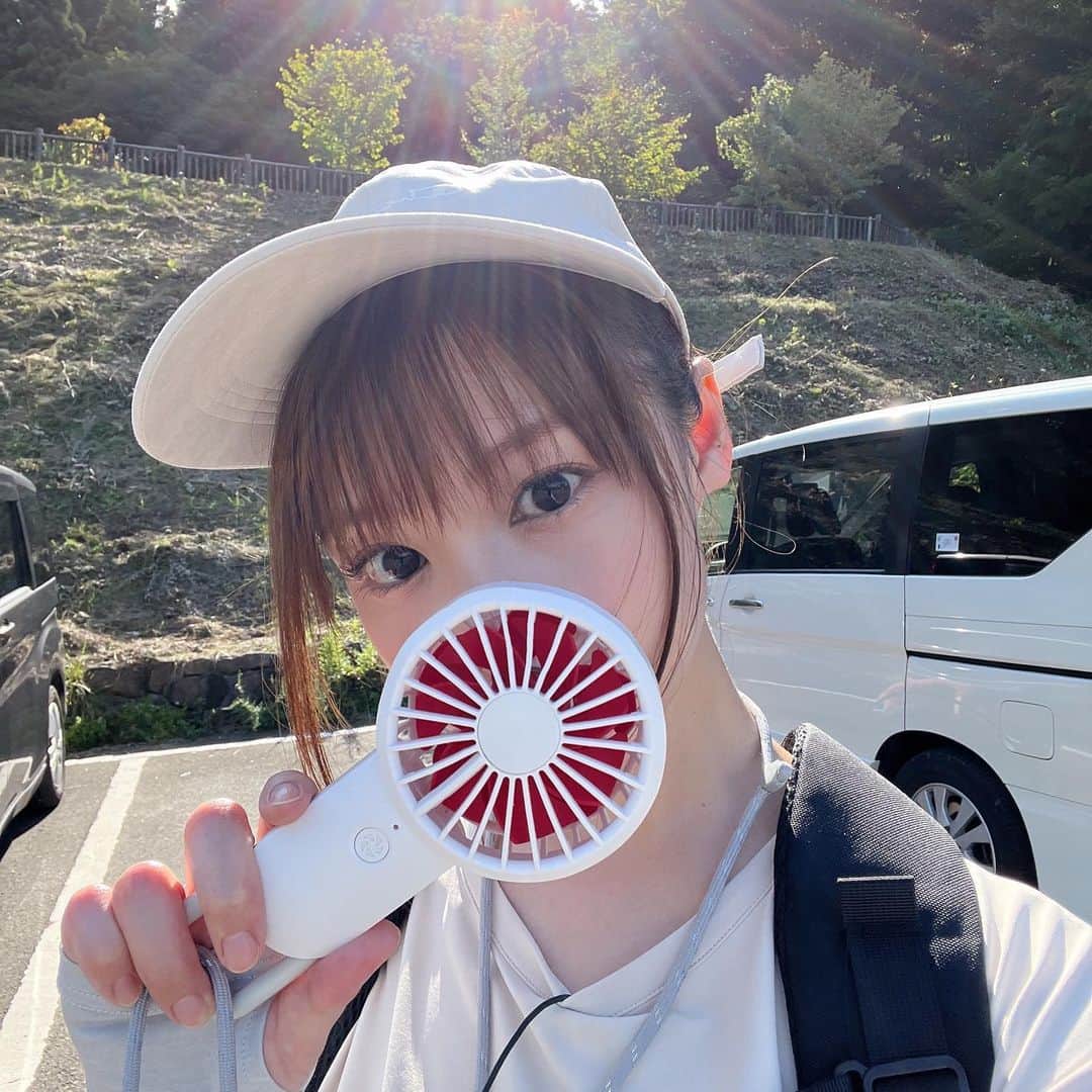 小池唯さんのインスタグラム写真 - (小池唯Instagram)「. 今日のロケは、ちょいとハード？だったので、クタクタです🫠笑 そして明日も朝が激早なので早く寝るぞー！！😴  毎日暑すぎてハンディーファン2個持ちしてます、、😂」9月11日 21時07分 - yuikoike_official