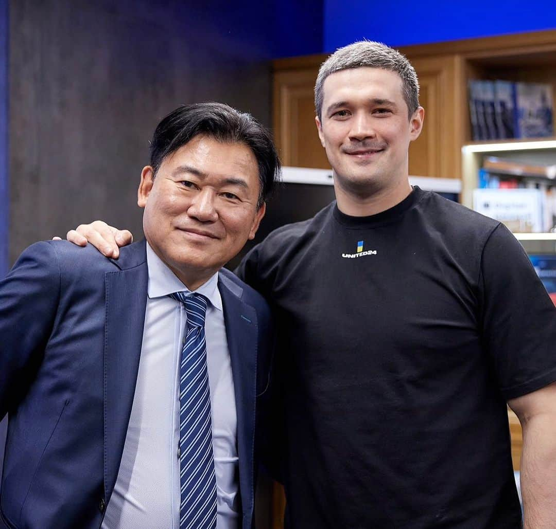 三木谷浩史さんのインスタグラム写真 - (三木谷浩史Instagram)「It was good to be in Kyiv again with @michael.fedorov  #Diplomacy #Partnership #InternationalRelations #Rakuten #楽天 #diia」9月11日 21時27分 - hiroshi.mikitani