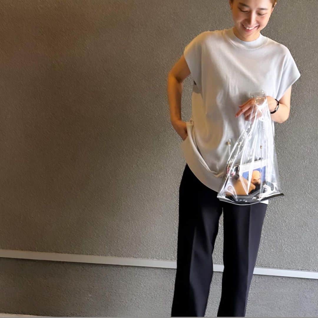 外村久美子さんのインスタグラム写真 - (外村久美子Instagram)「・ ちょっと涼しくなった〜って言いながら、 全員、全然まだ今日も袖ナシやった😇 足だけ、もこ村ハジメマシタ🐏  #cordinate  #yori_japan」9月11日 21時24分 - kummy153