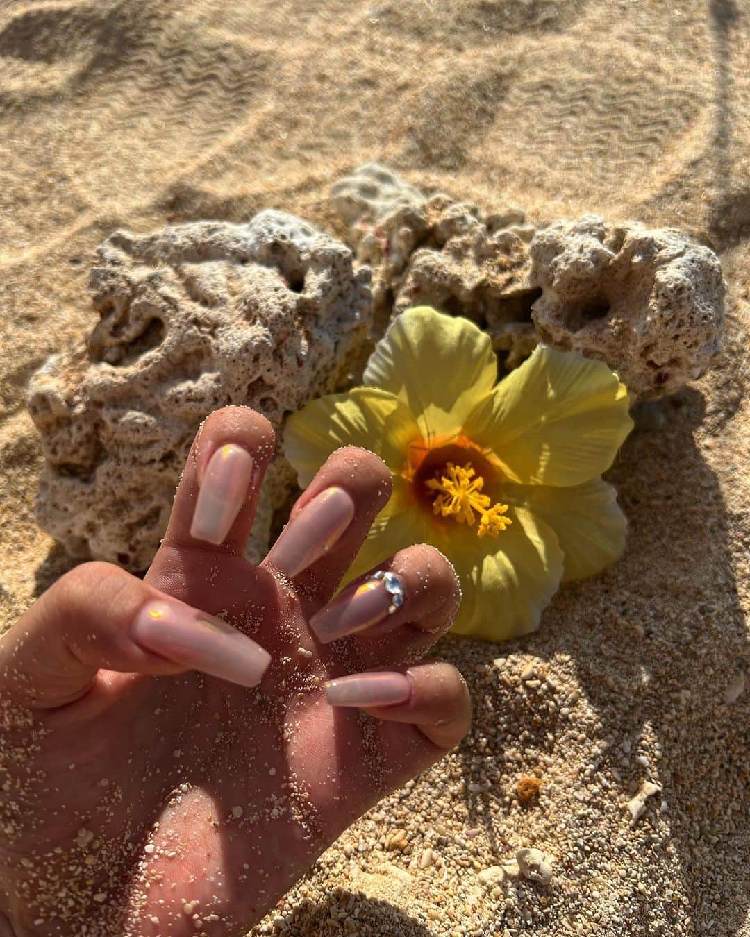 のインスタグラム：「new nail❤︎ ・ ・ いつも可愛くネイルしてくれてるめぐみさん！ありがとうございます💕」