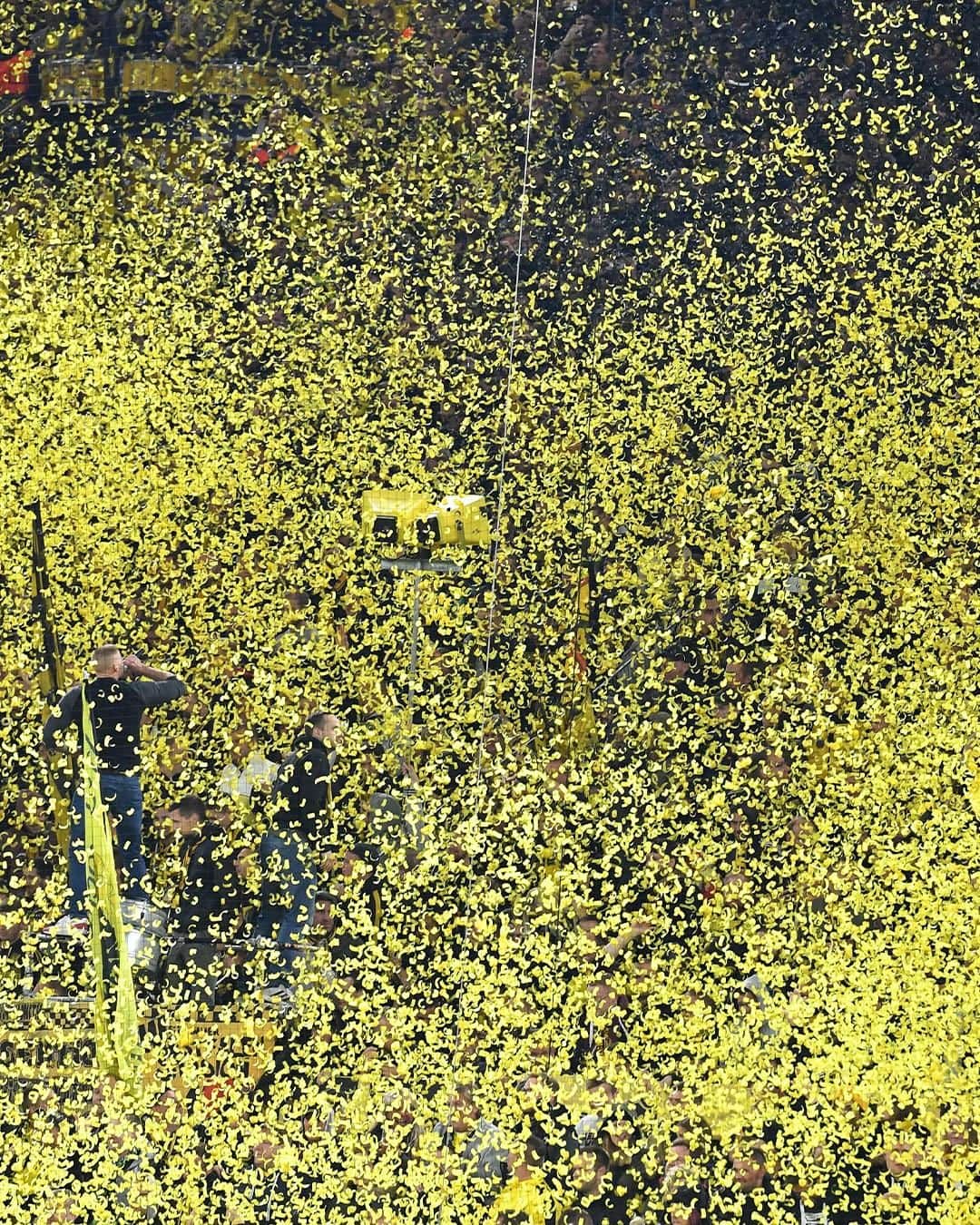 UEFAチャンピオンズリーグさんのインスタグラム写真 - (UEFAチャンピオンズリーグInstagram)「Confetti everywhere 🎉  #UCL」9月11日 21時44分 - championsleague