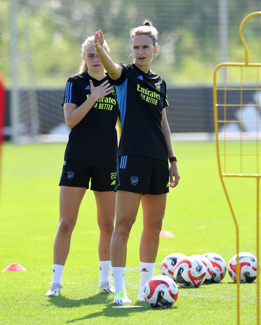 Arsenal Ladiesさんのインスタグラム写真 - (Arsenal LadiesInstagram)「First training session back with the team… @viviannemiedema ❤️」9月11日 21時36分 - arsenalwfc