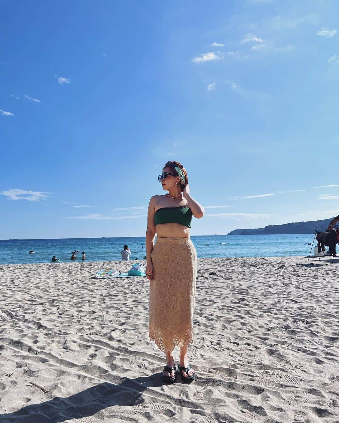 Julia Castroのインスタグラム：「The last trip of Summer⛵️  夏の終わりにどうしても海を感じたくて1泊2日で下田に行ってきました🌿 曇り予報だったのに晴れてくれて、お天気の神様に感謝🌞 悔いなく夏を終えることができました🫶🏻 . #summervacation  #summer #beach #summervibes  #夏の思い出 #夏の終わり #julistagram」